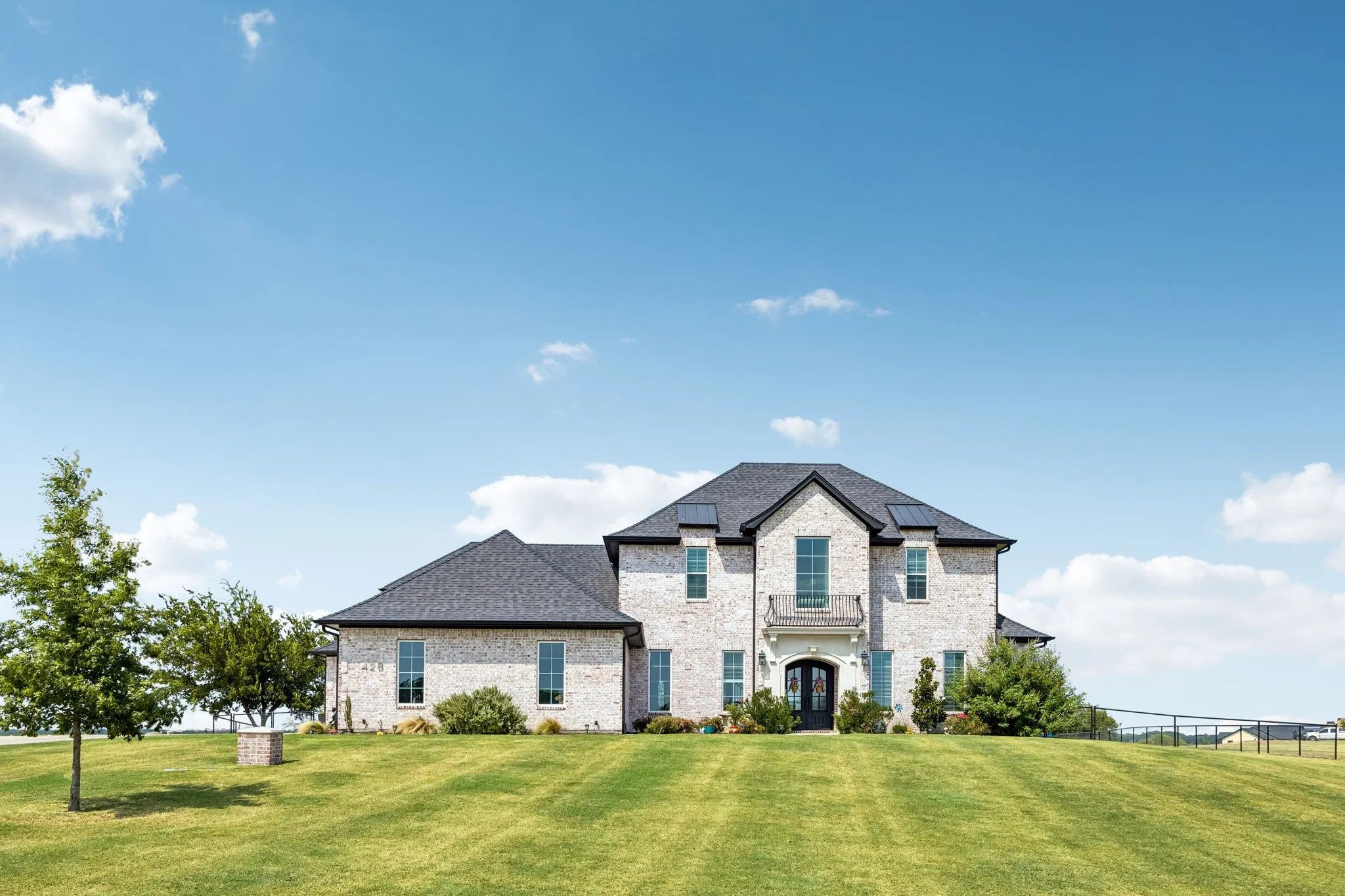 Single Family Residence For Sale in Parker County , 428 Royal Santana Run, Weatherford, Texas 76087, 6 Bedroom, 5 Bathroom, 3 Garage spaces, 4,404 Sqft, built in 2024, mls#21349892, Real Estate Agent in Weatherford, Homes For Sale in Parker county, Homes For Sale in Weatherford, Realtor in Weatherford Texas, Real Estate Brokerage Independent Realty Texas, Luminita Cordes Realtor