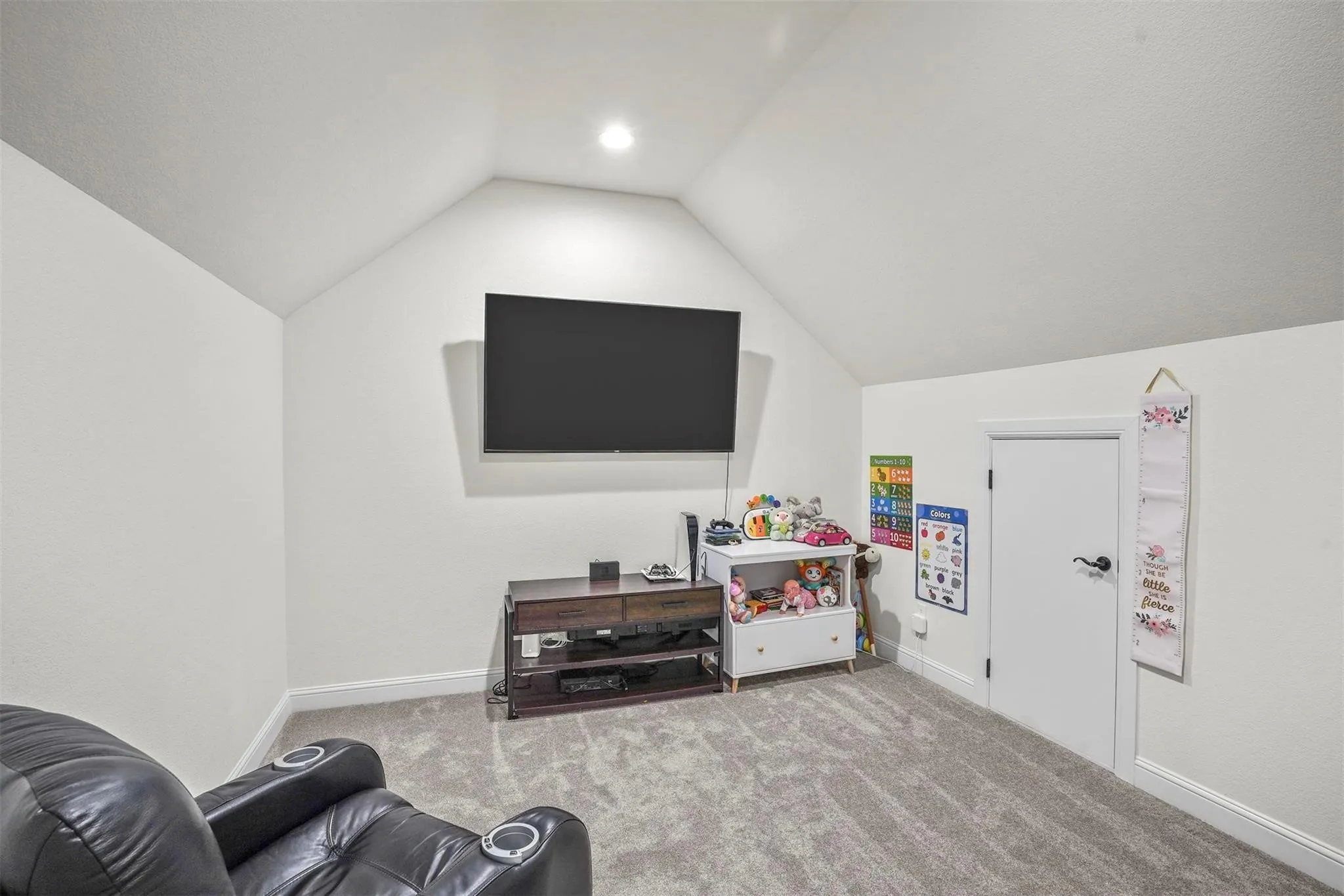 Single Family Residence For Sale in Parker County , 428 Royal Santana Run, Weatherford, Texas 76087, 6 Bedroom, 5 Bathroom, 3 Garage spaces, 4,404 Sqft, built in 2024, mls#21349892, Real Estate Agent in Weatherford, Homes For Sale in Parker county, Homes For Sale in Weatherford, Realtor in Weatherford Texas, Real Estate Brokerage Independent Realty Texas, Luminita Cordes Realtor