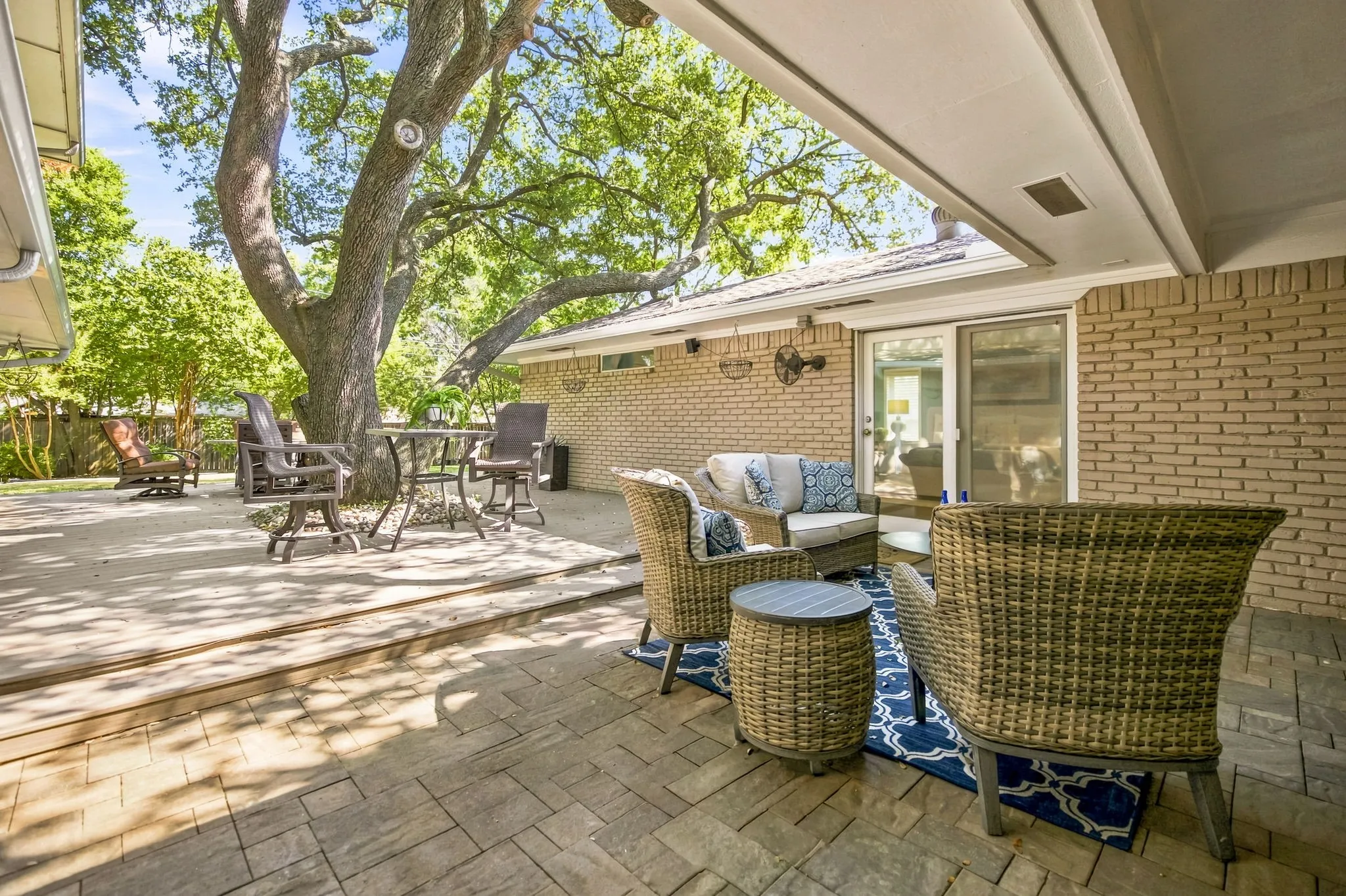 Single Family Residence For Sale in Dallas County , 6347 Chesley Lane, Dallas, Texas 75214, 6 Bedroom, 4 Bathroom, 2 Garage spaces, 3,781 Sqft, built in 1970, mls#21344215, Real Estate Agent in Dallas, Homes For Sale in Dallas county, Homes For Sale in Dallas, Realtor in Dallas Texas, Real Estate Brokerage Independent Realty Texas, Luminita Cordes Realtor