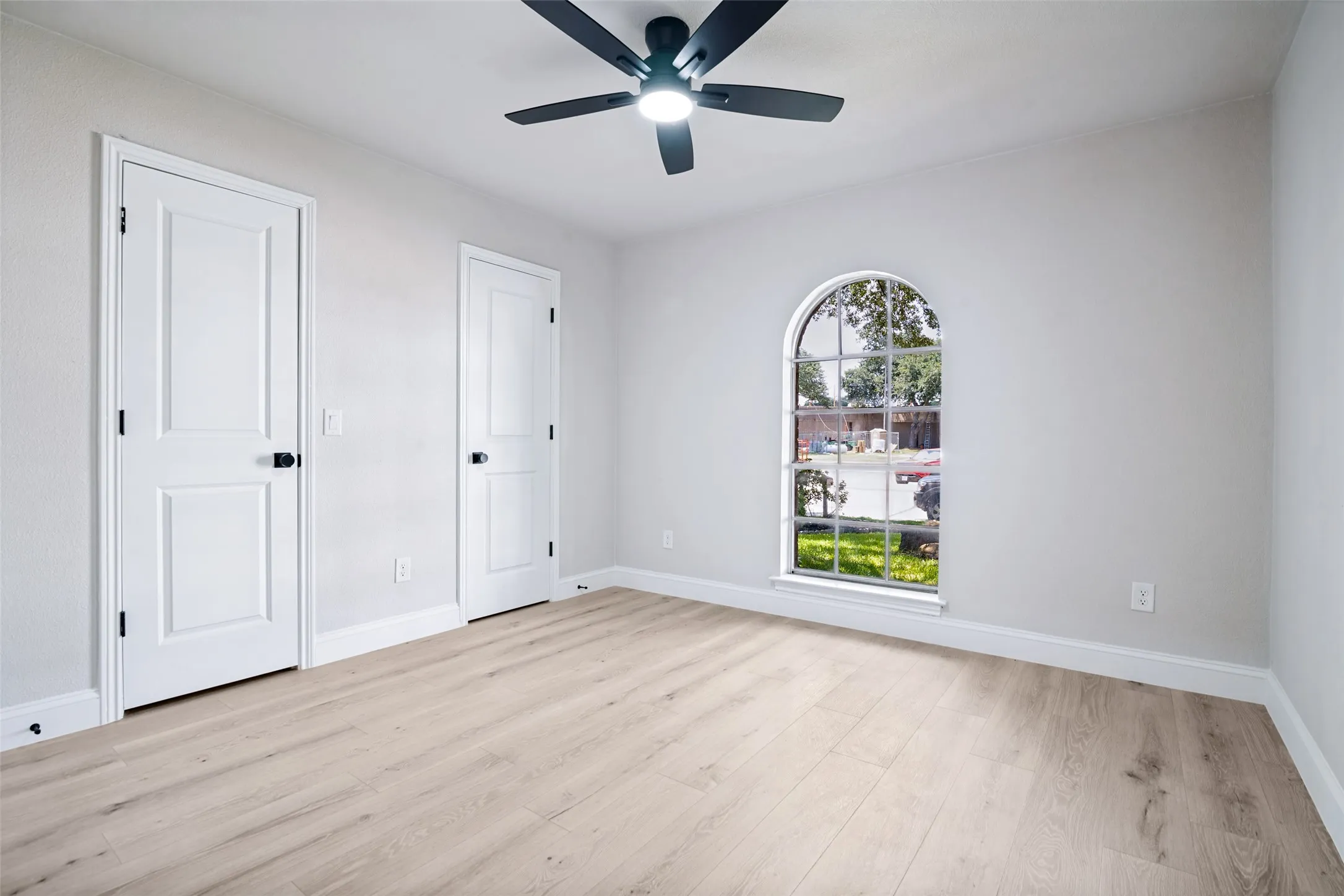 Single Family Residence For Sale in Dallas County , 3402 Carla Drive, Rowlett, Texas 75088, 3 Bedroom, 2 Bathroom, 2 Garage spaces, 1,925 Sqft, built in 1977, mls#21349695, Real Estate Agent in Rowlett, Homes For Sale in Dallas county, Homes For Sale in Rowlett, Realtor in Rowlett Texas, Real Estate Brokerage Independent Realty Texas, Luminita Cordes Realtor
