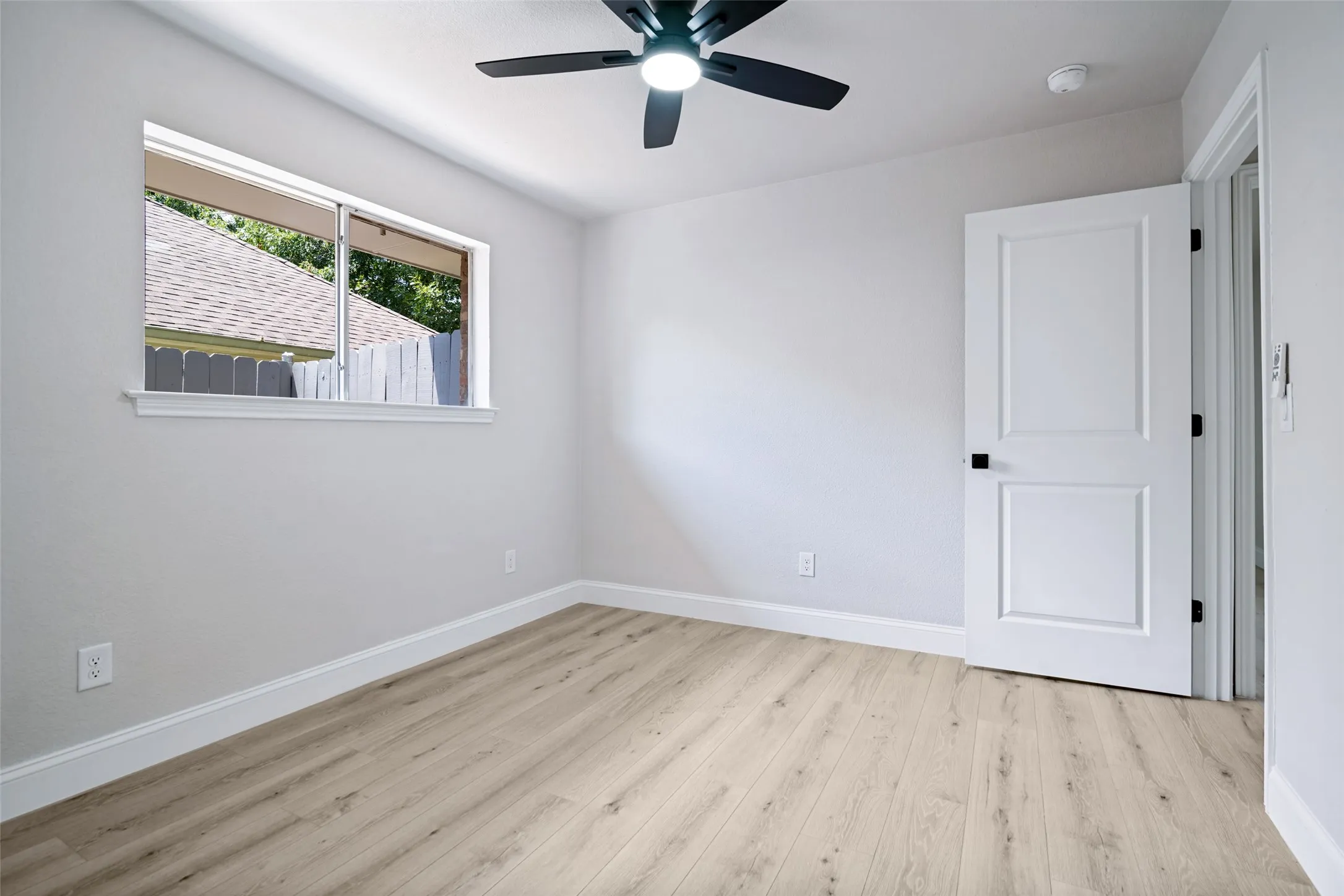 Single Family Residence For Sale in Dallas County , 3402 Carla Drive, Rowlett, Texas 75088, 3 Bedroom, 2 Bathroom, 2 Garage spaces, 1,925 Sqft, built in 1977, mls#21349695, Real Estate Agent in Rowlett, Homes For Sale in Dallas county, Homes For Sale in Rowlett, Realtor in Rowlett Texas, Real Estate Brokerage Independent Realty Texas, Luminita Cordes Realtor