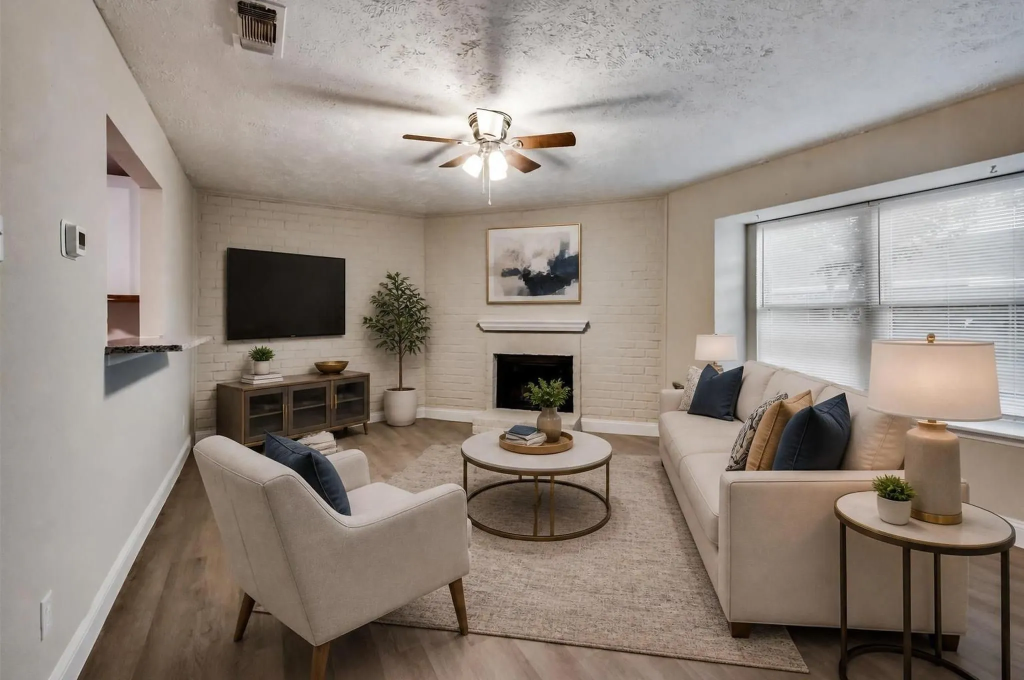 Townhouse For Rent in Dallas County , 30 W moutain Creek W, Grand Prairie, Texas 75052, 2 Bedroom, 2 Bathroom, Garage spaces, 1,162 Sqft, built in 1971, mls#21352127, Real Estate Agent in Grand Prairie, Homes For Rent in Dallas county, Homes For Rent in Grand Prairie, Realtor in Grand Prairie Texas, Real Estate Brokerage Independent Realty Texas, Luminita Cordes Realtor