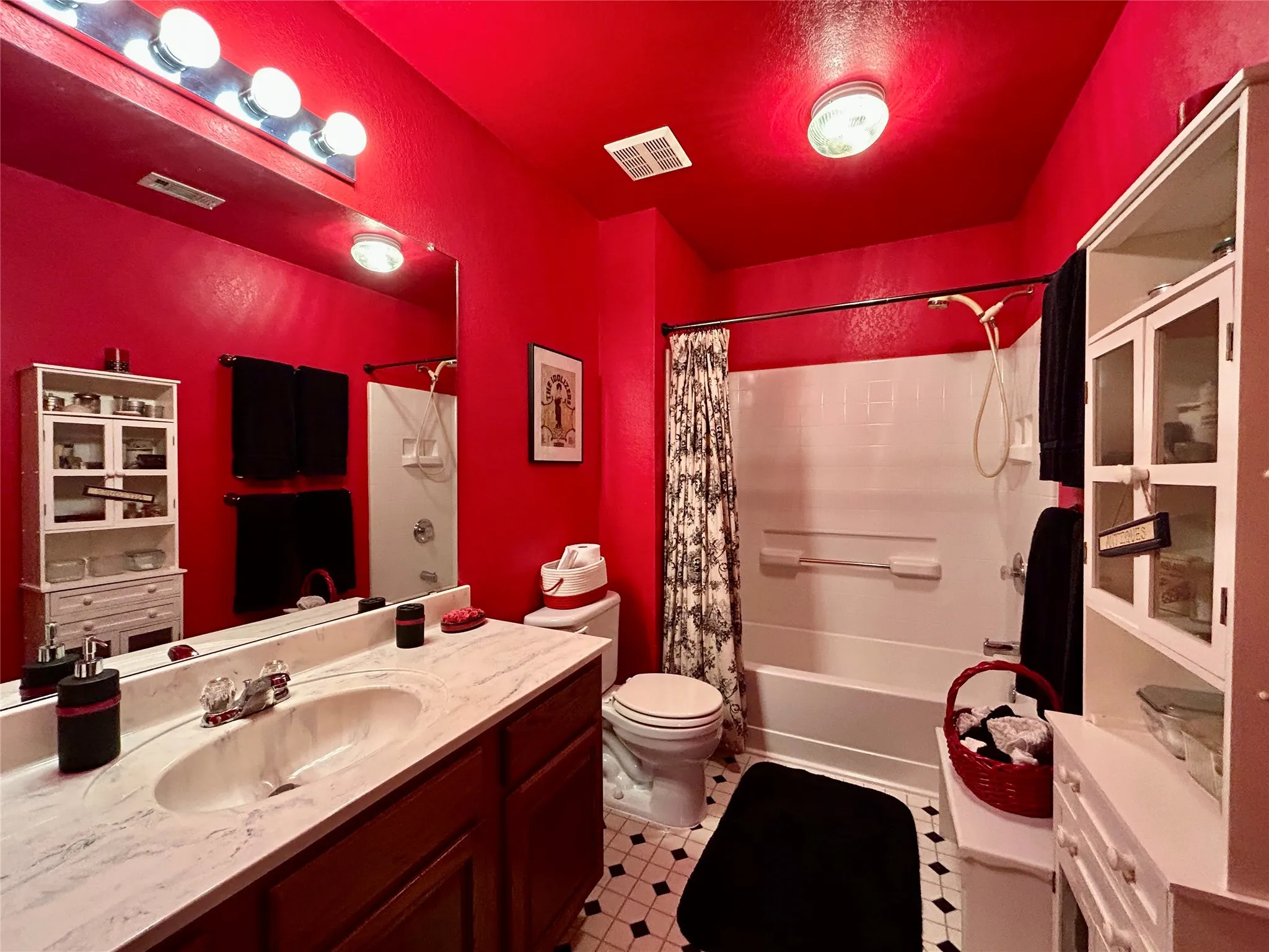 Single Family Residence For Sale in Tarrant County , 8853 STIRRUP Way, Fort Worth, Texas 76244, 4 Bedroom, 2 Bathroom, 2 Garage spaces, 2,005 Sqft, built in 2004, mls#21350965, Real Estate Agent in Fort Worth, Homes For Sale in Tarrant county, Homes For Sale in Fort Worth, Realtor in Fort Worth Texas, Real Estate Brokerage Independent Realty Texas, Luminita Cordes Realtor