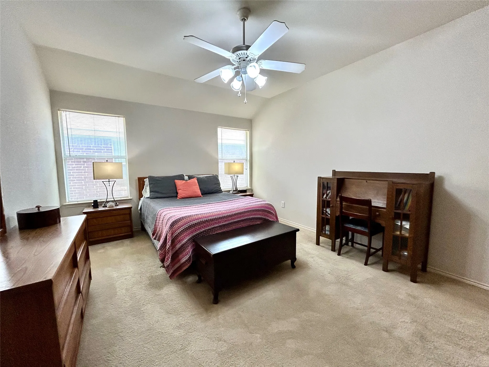Single Family Residence For Sale in Tarrant County , 8853 STIRRUP Way, Fort Worth, Texas 76244, 4 Bedroom, 2 Bathroom, 2 Garage spaces, 2,005 Sqft, built in 2004, mls#21350965, Real Estate Agent in Fort Worth, Homes For Sale in Tarrant county, Homes For Sale in Fort Worth, Realtor in Fort Worth Texas, Real Estate Brokerage Independent Realty Texas, Luminita Cordes Realtor