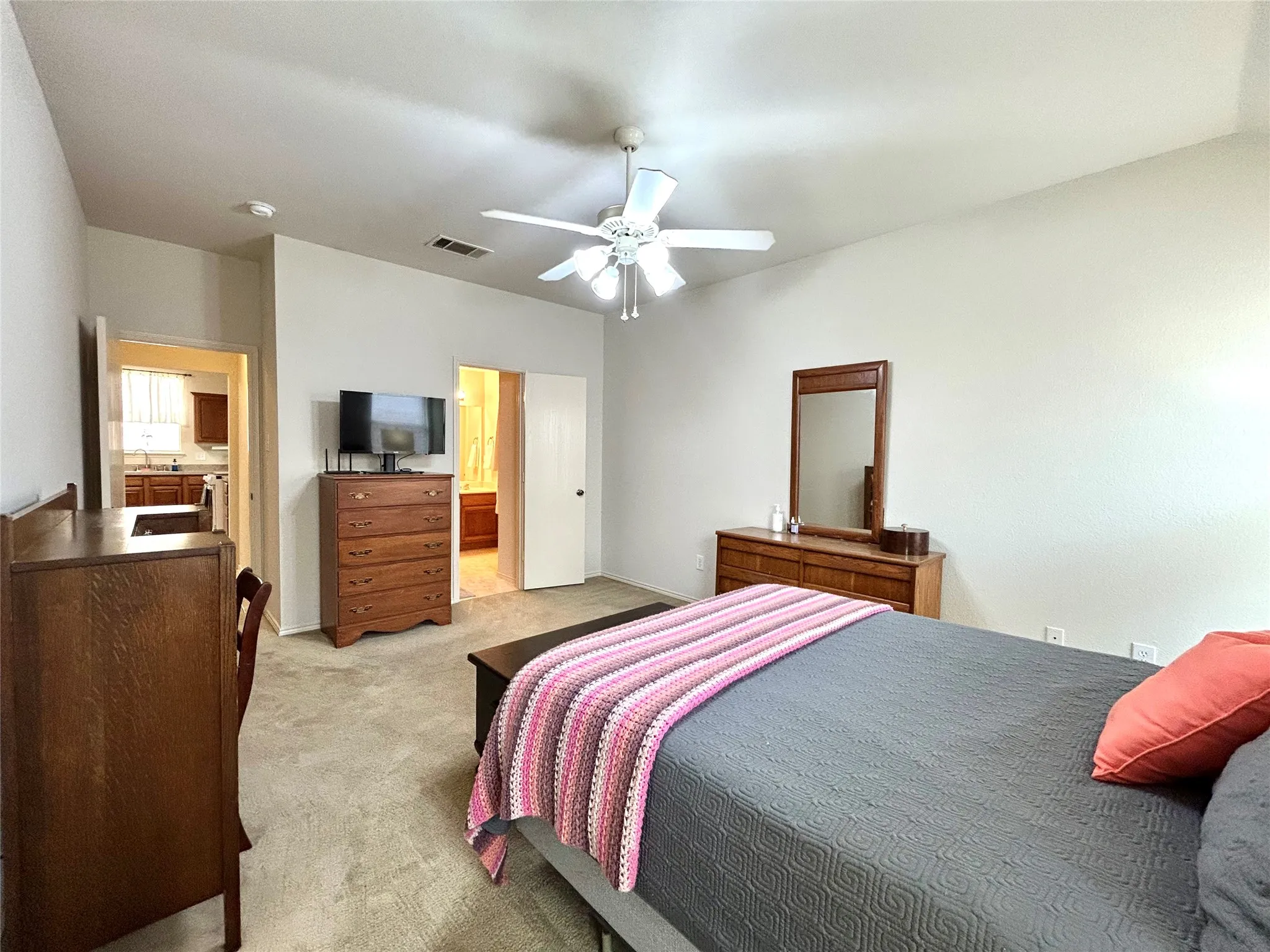 Single Family Residence For Sale in Tarrant County , 8853 STIRRUP Way, Fort Worth, Texas 76244, 4 Bedroom, 2 Bathroom, 2 Garage spaces, 2,005 Sqft, built in 2004, mls#21350965, Real Estate Agent in Fort Worth, Homes For Sale in Tarrant county, Homes For Sale in Fort Worth, Realtor in Fort Worth Texas, Real Estate Brokerage Independent Realty Texas, Luminita Cordes Realtor