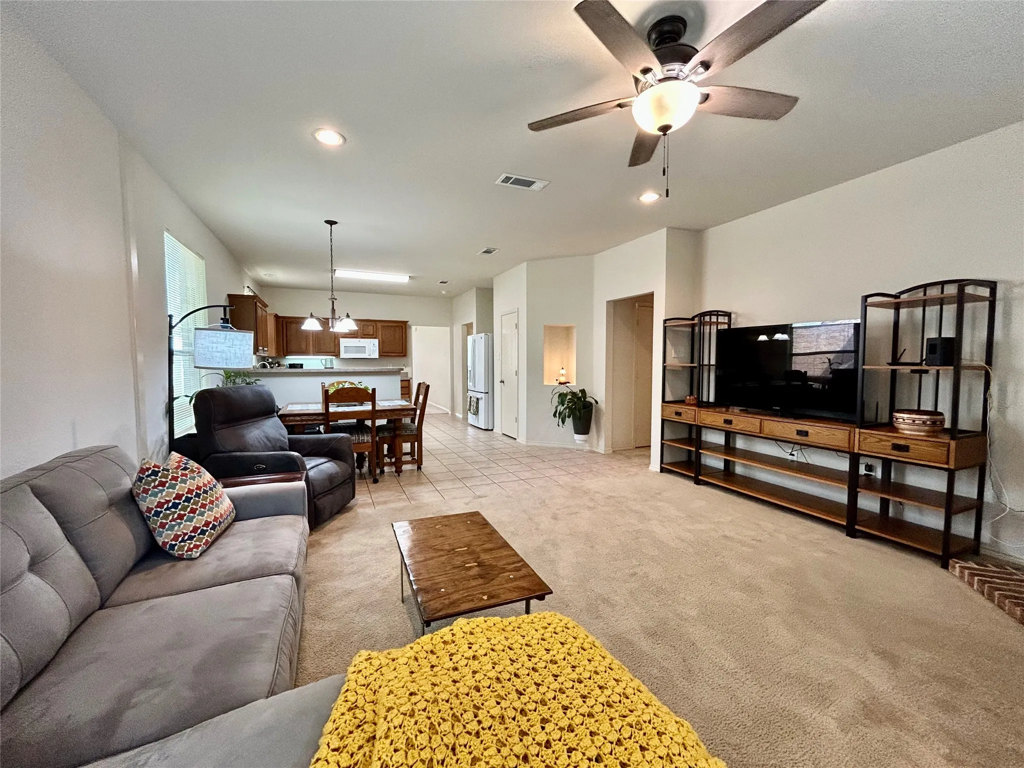 Single Family Residence For Sale in Tarrant County , 8853 STIRRUP Way, Fort Worth, Texas 76244, 4 Bedroom, 2 Bathroom, 2 Garage spaces, 2,005 Sqft, built in 2004, mls#21350965, Real Estate Agent in Fort Worth, Homes For Sale in Tarrant county, Homes For Sale in Fort Worth, Realtor in Fort Worth Texas, Real Estate Brokerage Independent Realty Texas, Luminita Cordes Realtor