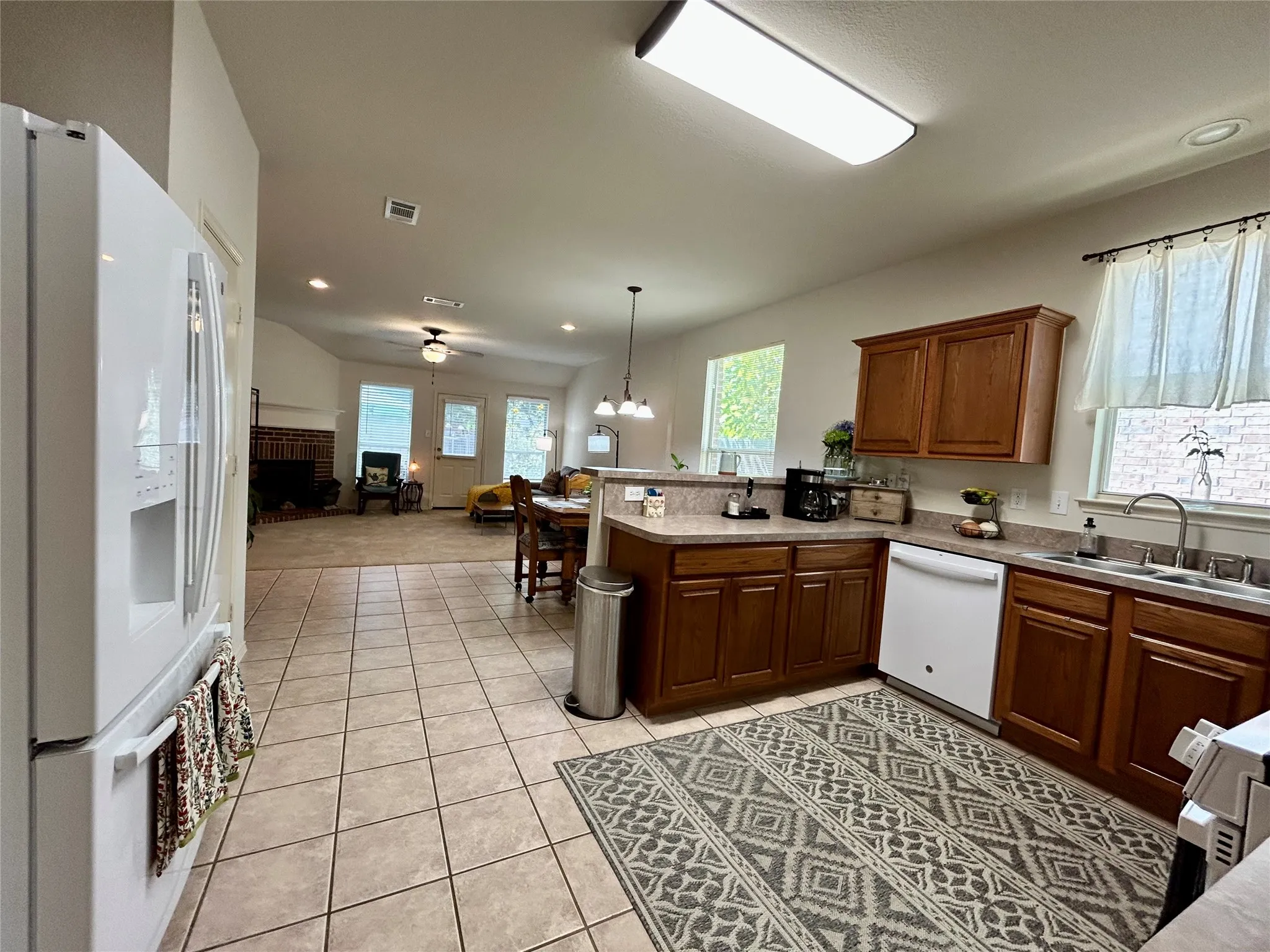 Single Family Residence For Sale in Tarrant County , 8853 STIRRUP Way, Fort Worth, Texas 76244, 4 Bedroom, 2 Bathroom, 2 Garage spaces, 2,005 Sqft, built in 2004, mls#21350965, Real Estate Agent in Fort Worth, Homes For Sale in Tarrant county, Homes For Sale in Fort Worth, Realtor in Fort Worth Texas, Real Estate Brokerage Independent Realty Texas, Luminita Cordes Realtor