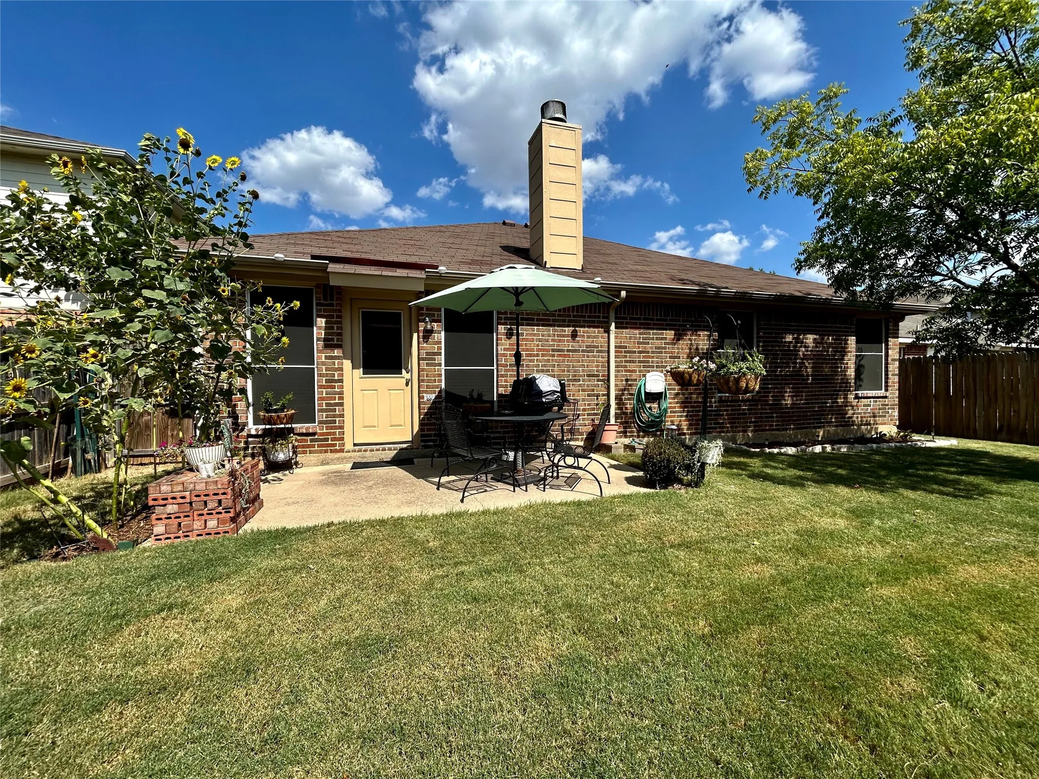 Single Family Residence For Sale in Tarrant County , 8853 STIRRUP Way, Fort Worth, Texas 76244, 4 Bedroom, 2 Bathroom, 2 Garage spaces, 2,005 Sqft, built in 2004, mls#21350965, Real Estate Agent in Fort Worth, Homes For Sale in Tarrant county, Homes For Sale in Fort Worth, Realtor in Fort Worth Texas, Real Estate Brokerage Independent Realty Texas, Luminita Cordes Realtor