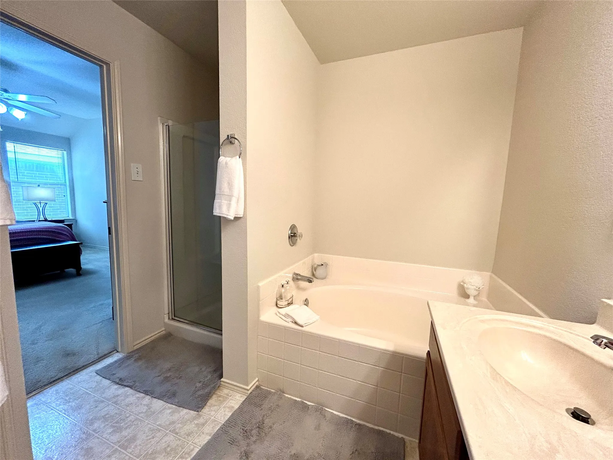 Single Family Residence For Sale in Tarrant County , 8853 STIRRUP Way, Fort Worth, Texas 76244, 4 Bedroom, 2 Bathroom, 2 Garage spaces, 2,005 Sqft, built in 2004, mls#21350965, Real Estate Agent in Fort Worth, Homes For Sale in Tarrant county, Homes For Sale in Fort Worth, Realtor in Fort Worth Texas, Real Estate Brokerage Independent Realty Texas, Luminita Cordes Realtor