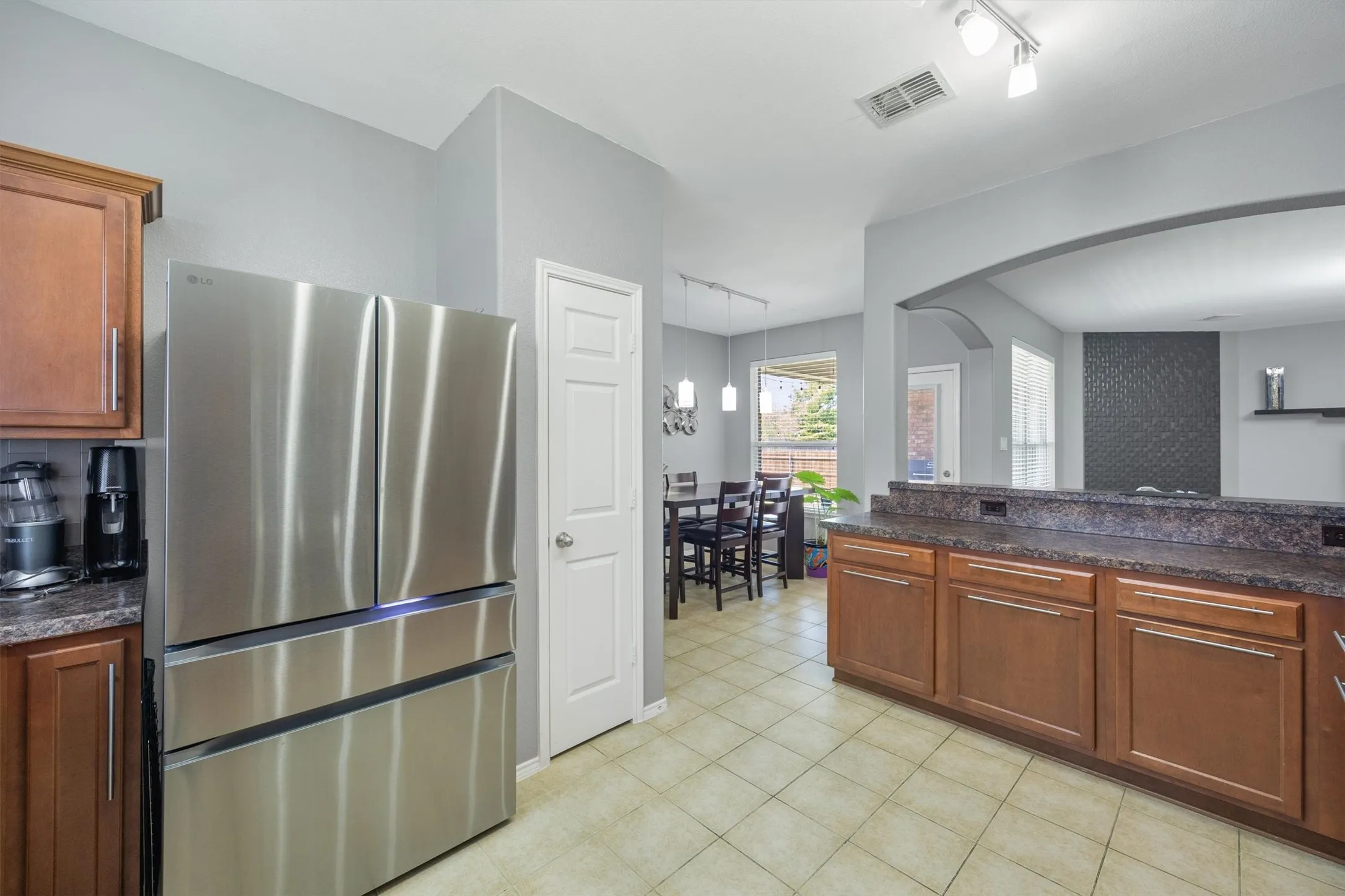 Single Family Residence For Rent in Collin County , 200 Shadybrook Drive, Wylie, Texas 75098, 4 Bedroom, 2 Bathroom, 2 Garage spaces, 2,369 Sqft, built in 2008, Price $2,500, mls#21349750, Real Estate Agent in Wylie, Homes For Rent in Collin county, Homes For Rent in Wylie, Realtor in Wylie Texas, Real Estate Brokerage Independent Realty Texas, Luminita Cordes Realtor
