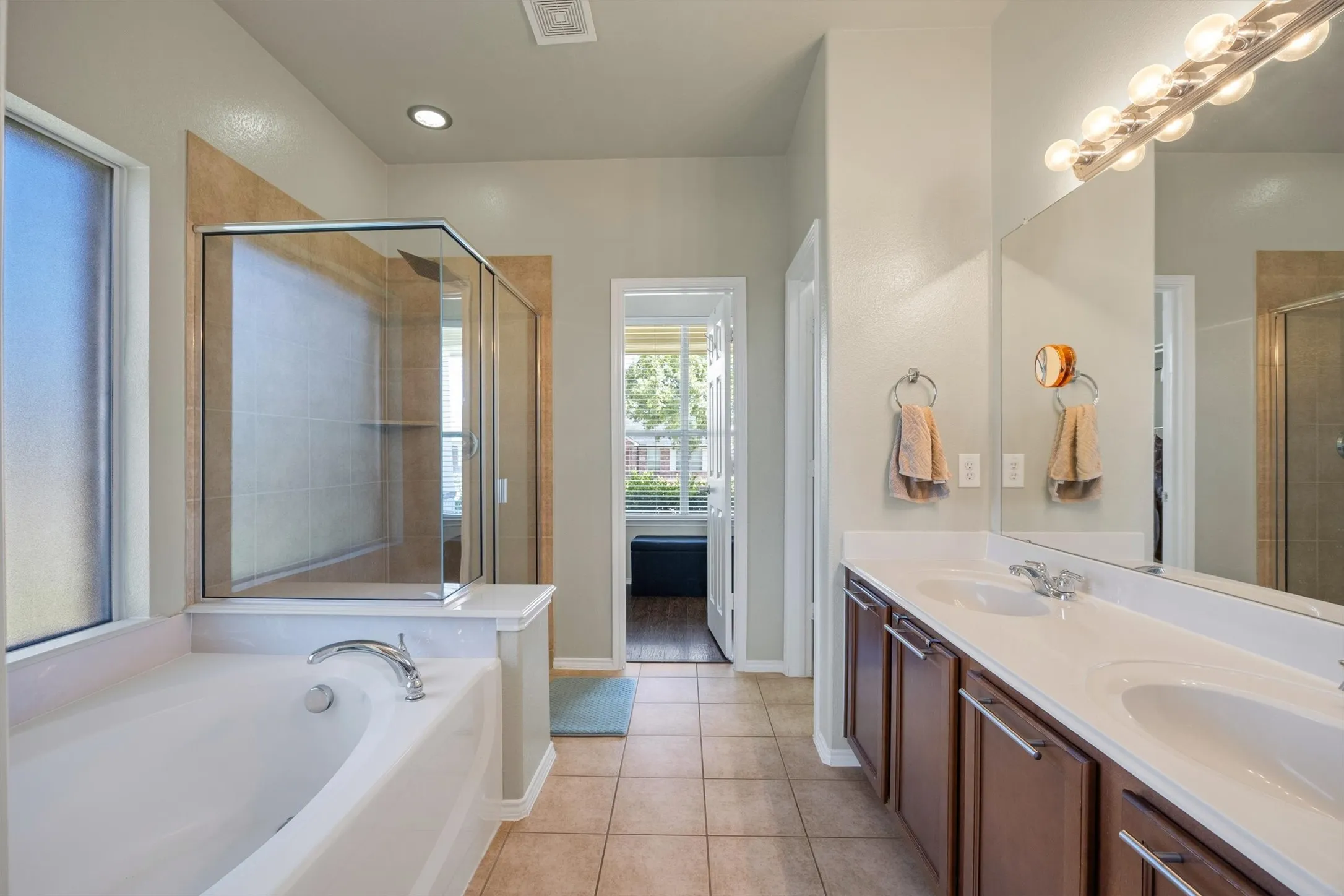 Single Family Residence For Rent in Collin County , 200 Shadybrook Drive, Wylie, Texas 75098, 4 Bedroom, 2 Bathroom, 2 Garage spaces, 2,369 Sqft, built in 2008, Price $2,500, mls#21349750, Real Estate Agent in Wylie, Homes For Rent in Collin county, Homes For Rent in Wylie, Realtor in Wylie Texas, Real Estate Brokerage Independent Realty Texas, Luminita Cordes Realtor
