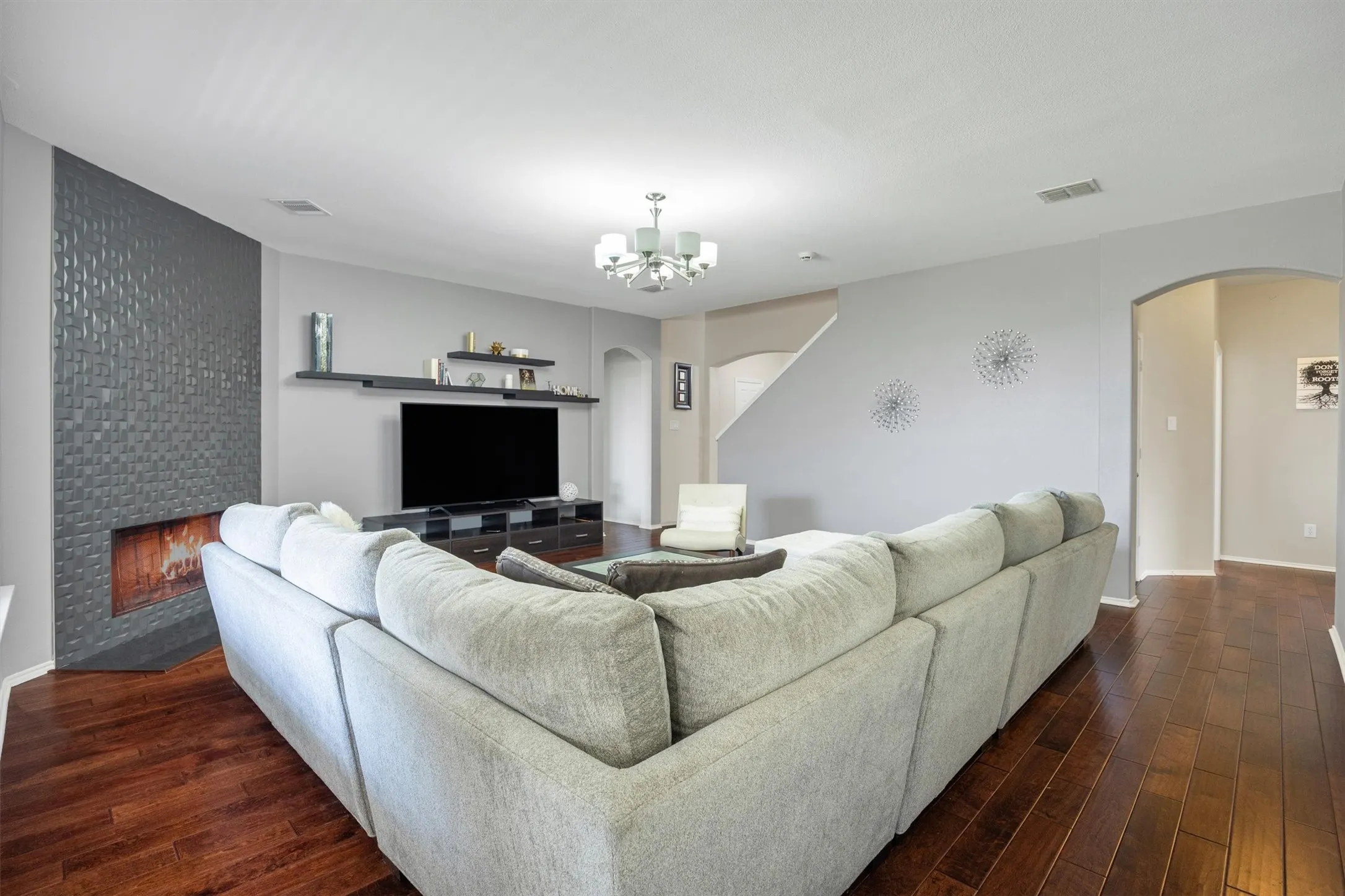 Single Family Residence For Rent in Collin County , 200 Shadybrook Drive, Wylie, Texas 75098, 4 Bedroom, 2 Bathroom, 2 Garage spaces, 2,369 Sqft, built in 2008, Price $2,500, mls#21349750, Real Estate Agent in Wylie, Homes For Rent in Collin county, Homes For Rent in Wylie, Realtor in Wylie Texas, Real Estate Brokerage Independent Realty Texas, Luminita Cordes Realtor