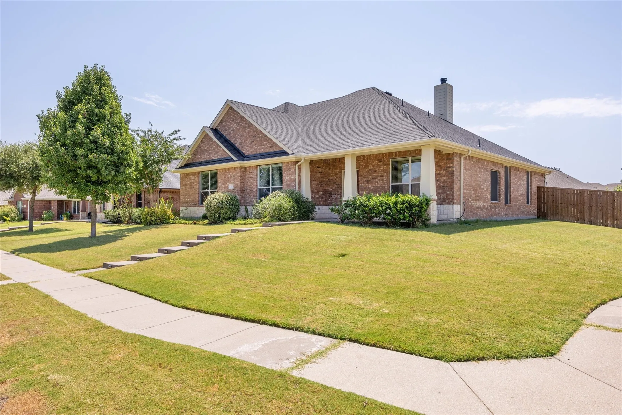 Single Family Residence For Rent in Collin County , 200 Shadybrook Drive, Wylie, Texas 75098, 4 Bedroom, 2 Bathroom, 2 Garage spaces, 2,369 Sqft, built in 2008, Price $2,500, mls#21349750, Real Estate Agent in Wylie, Homes For Rent in Collin county, Homes For Rent in Wylie, Realtor in Wylie Texas, Real Estate Brokerage Independent Realty Texas, Luminita Cordes Realtor