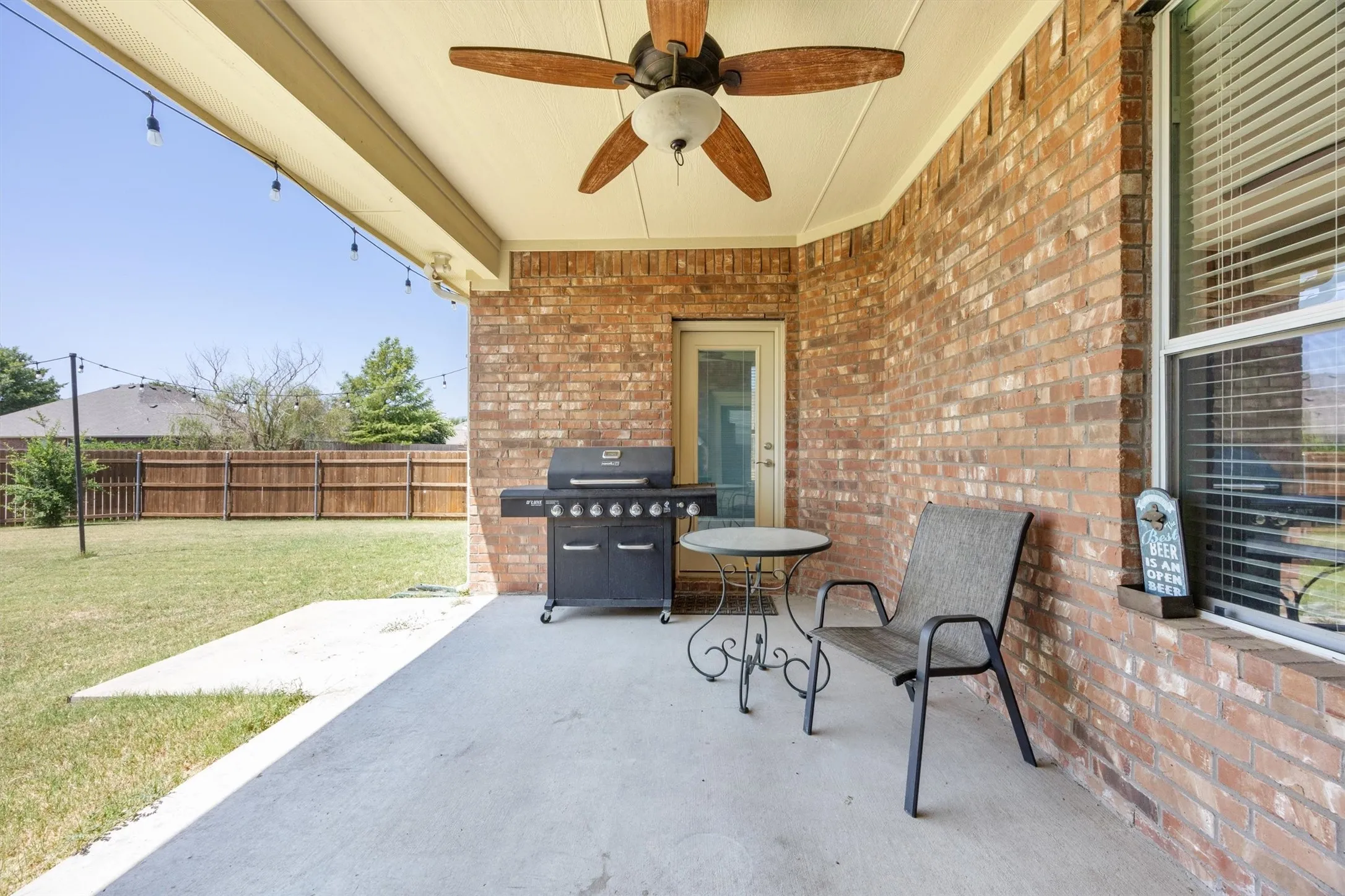 Single Family Residence For Rent in Collin County , 200 Shadybrook Drive, Wylie, Texas 75098, 4 Bedroom, 2 Bathroom, 2 Garage spaces, 2,369 Sqft, built in 2008, Price $2,500, mls#21349750, Real Estate Agent in Wylie, Homes For Rent in Collin county, Homes For Rent in Wylie, Realtor in Wylie Texas, Real Estate Brokerage Independent Realty Texas, Luminita Cordes Realtor