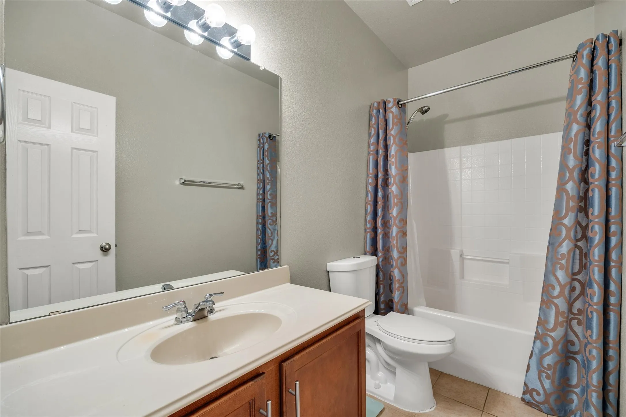 Single Family Residence For Rent in Collin County , 200 Shadybrook Drive, Wylie, Texas 75098, 4 Bedroom, 2 Bathroom, 2 Garage spaces, 2,369 Sqft, built in 2008, Price $2,500, mls#21349750, Real Estate Agent in Wylie, Homes For Rent in Collin county, Homes For Rent in Wylie, Realtor in Wylie Texas, Real Estate Brokerage Independent Realty Texas, Luminita Cordes Realtor