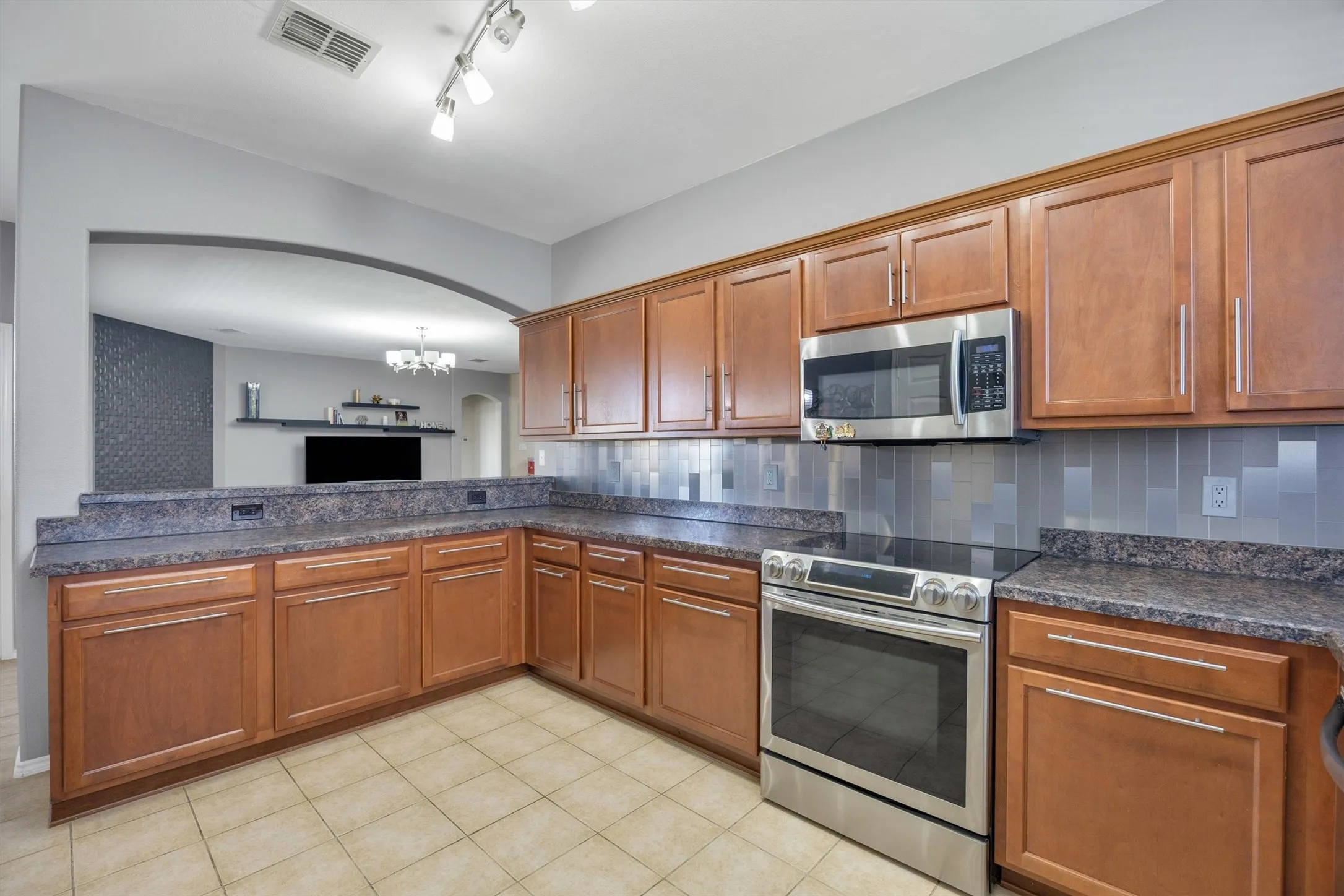 Single Family Residence For Rent in Collin County , 200 Shadybrook Drive, Wylie, Texas 75098, 4 Bedroom, 2 Bathroom, 2 Garage spaces, 2,369 Sqft, built in 2008, Price $2,500, mls#21349750, Real Estate Agent in Wylie, Homes For Rent in Collin county, Homes For Rent in Wylie, Realtor in Wylie Texas, Real Estate Brokerage Independent Realty Texas, Luminita Cordes Realtor