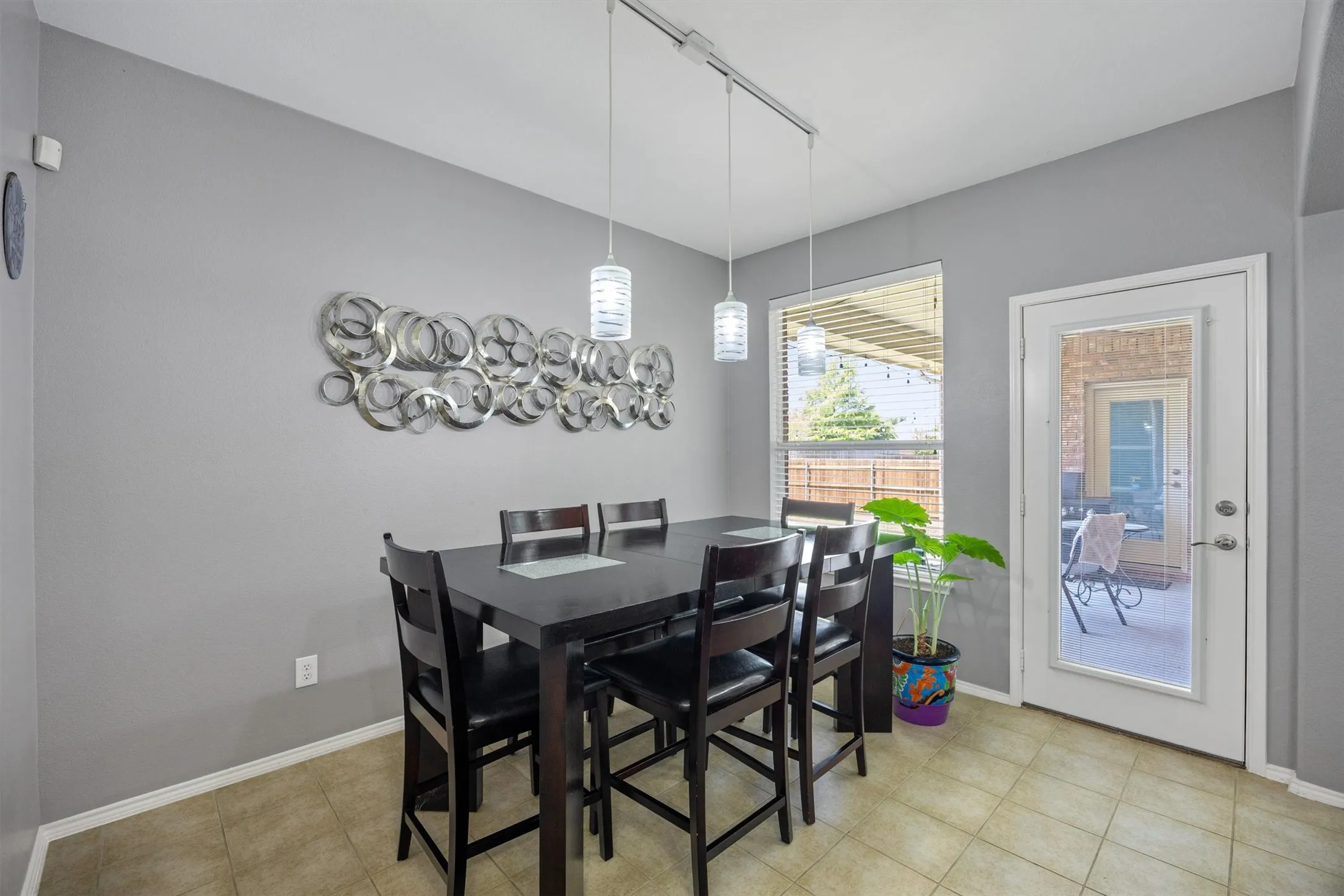 Single Family Residence For Rent in Collin County , 200 Shadybrook Drive, Wylie, Texas 75098, 4 Bedroom, 2 Bathroom, 2 Garage spaces, 2,369 Sqft, built in 2008, Price $2,500, mls#21349750, Real Estate Agent in Wylie, Homes For Rent in Collin county, Homes For Rent in Wylie, Realtor in Wylie Texas, Real Estate Brokerage Independent Realty Texas, Luminita Cordes Realtor