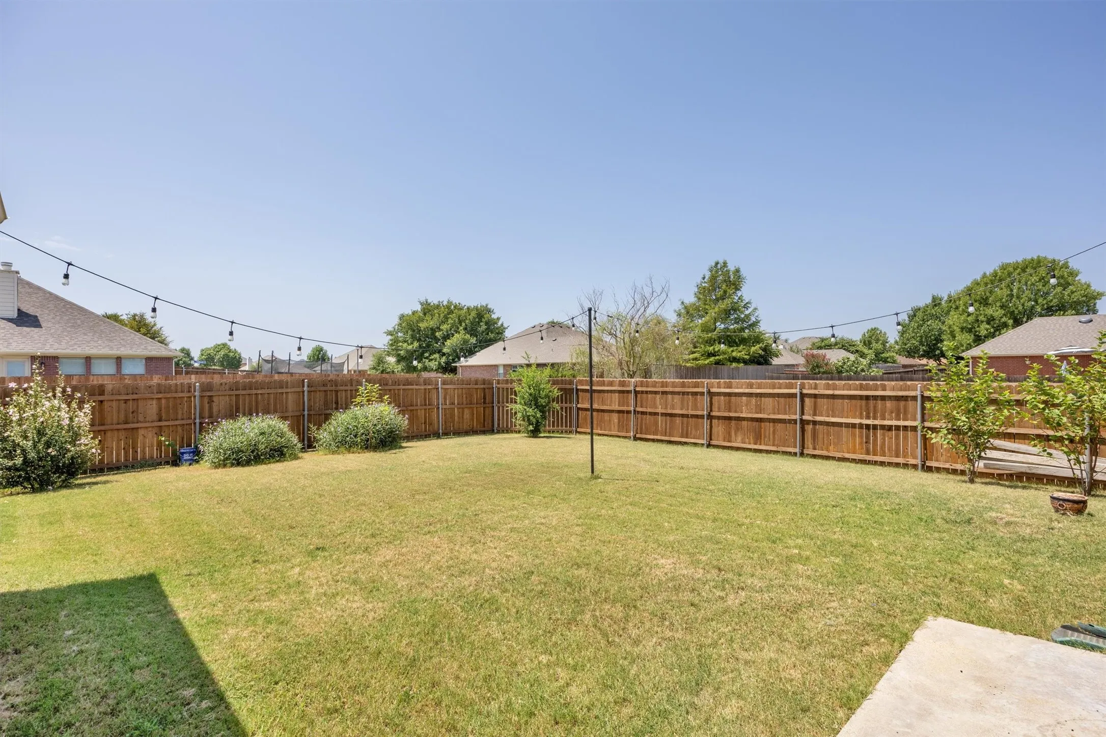 Single Family Residence For Rent in Collin County , 200 Shadybrook Drive, Wylie, Texas 75098, 4 Bedroom, 2 Bathroom, 2 Garage spaces, 2,369 Sqft, built in 2008, Price $2,500, mls#21349750, Real Estate Agent in Wylie, Homes For Rent in Collin county, Homes For Rent in Wylie, Realtor in Wylie Texas, Real Estate Brokerage Independent Realty Texas, Luminita Cordes Realtor