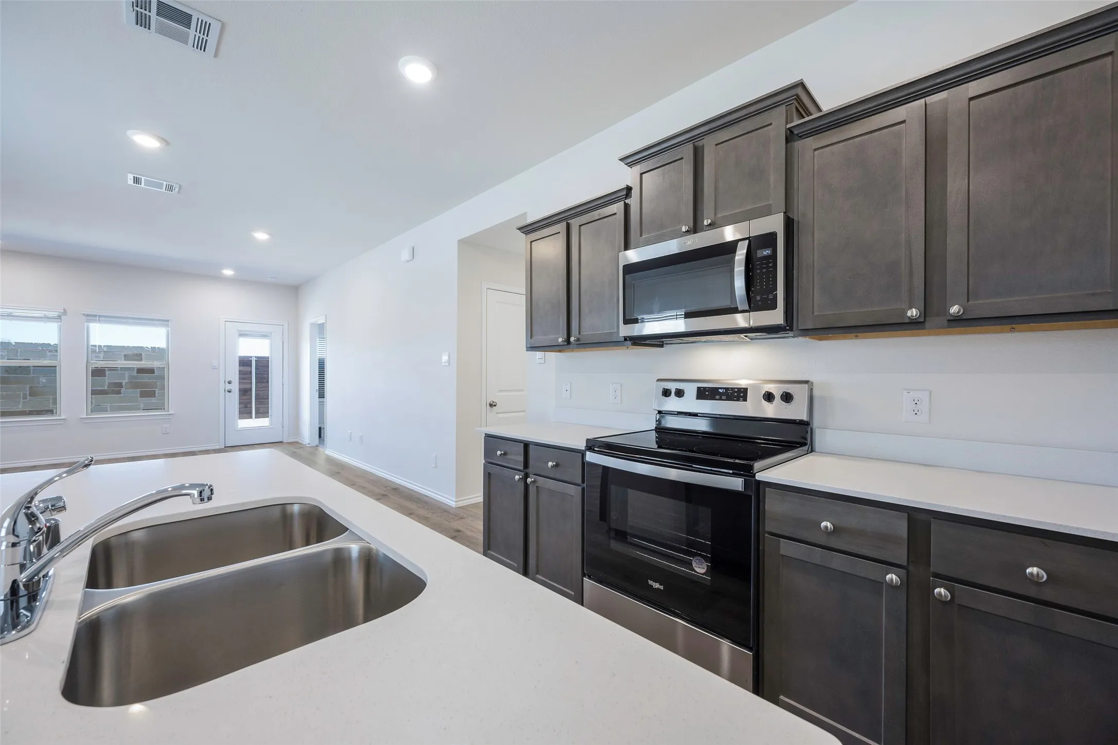 Single Family Residence For Rent in Hunt County , 1903 Feeder Way, Royse City, Texas 75189, 3 Bedroom, 2 Bathroom, 2 Garage spaces, 1,327 Sqft, built in 2023, mls#21352110, Real Estate Agent in Royse City, Homes For Rent in Hunt county, Homes For Rent in Royse City, Realtor in Royse City Texas, Real Estate Brokerage Independent Realty Texas, Luminita Cordes Realtor