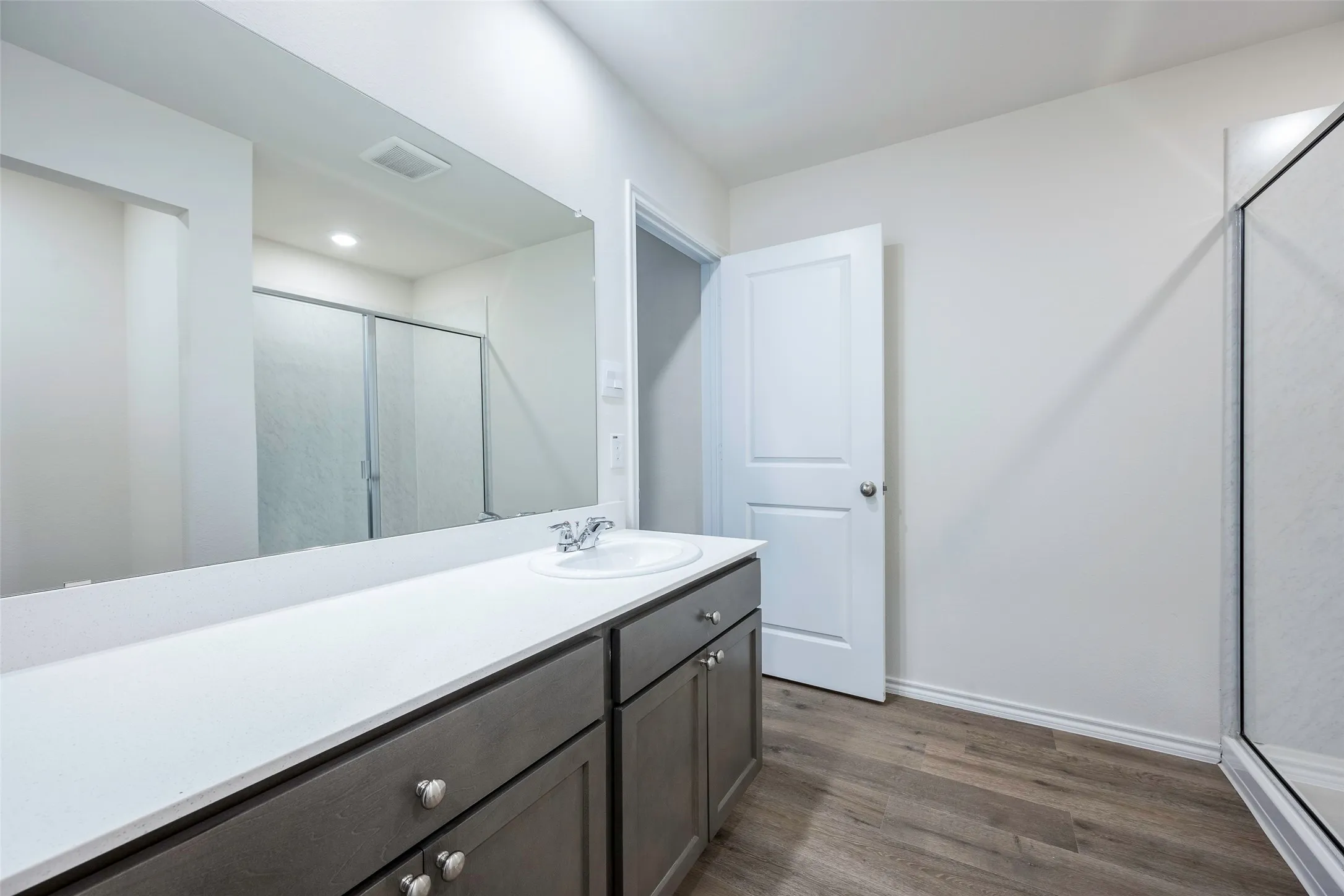 Single Family Residence For Rent in Hunt County , 1903 Feeder Way, Royse City, Texas 75189, 3 Bedroom, 2 Bathroom, 2 Garage spaces, 1,327 Sqft, built in 2023, mls#21352110, Real Estate Agent in Royse City, Homes For Rent in Hunt county, Homes For Rent in Royse City, Realtor in Royse City Texas, Real Estate Brokerage Independent Realty Texas, Luminita Cordes Realtor