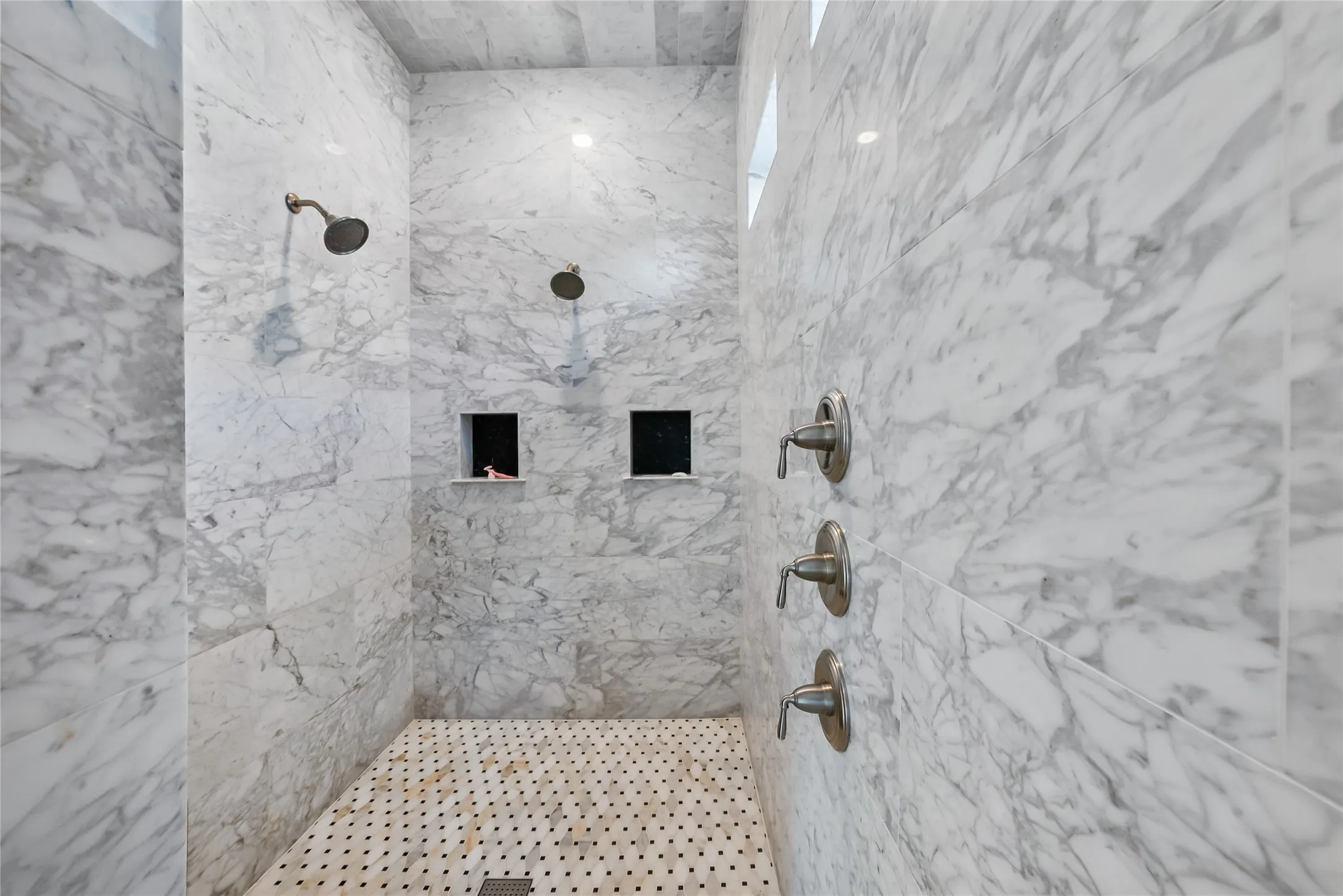 Single Family Residence For Rent in Denton County , 7108 Calypso Lane, Frisco, Texas 75036, 5 Bedroom, 6 Bathroom, 3 Garage spaces, 5,099 Sqft, built in 2017, Price $7,500, mls#21346256, Real Estate Agent in Frisco, Homes For Rent in Denton county, Homes For Rent in Frisco, Realtor in Frisco Texas, Real Estate Brokerage Independent Realty Texas, Luminita Cordes Realtor