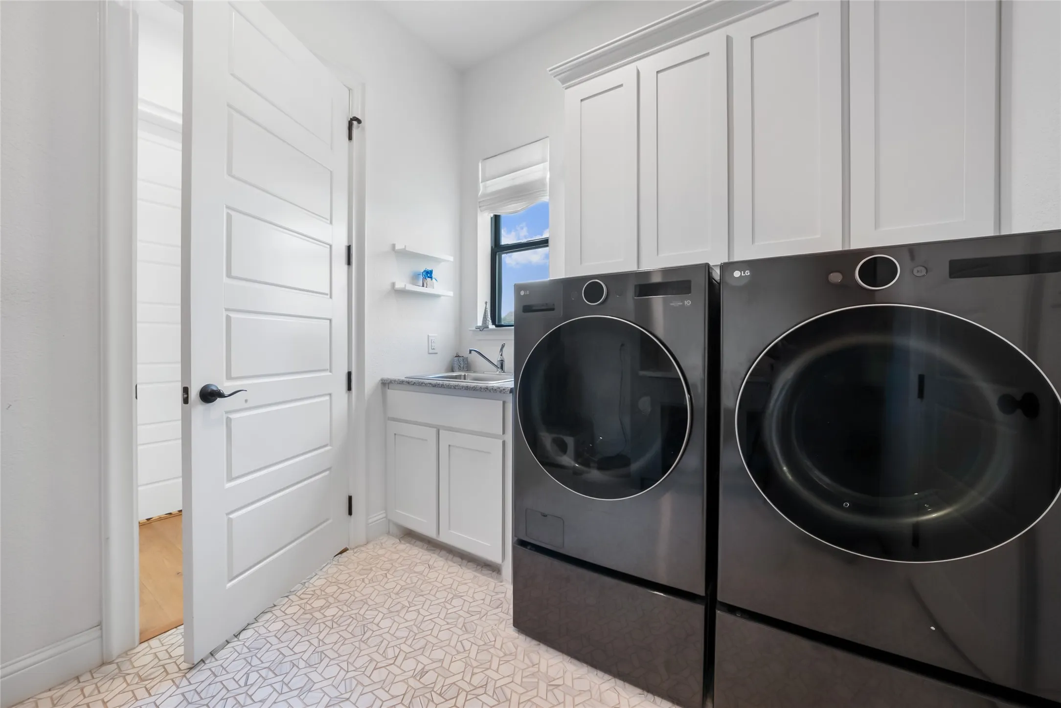 Single Family Residence For Rent in Denton County , 7108 Calypso Lane, Frisco, Texas 75036, 5 Bedroom, 6 Bathroom, 3 Garage spaces, 5,099 Sqft, built in 2017, Price $7,500, mls#21346256, Real Estate Agent in Frisco, Homes For Rent in Denton county, Homes For Rent in Frisco, Realtor in Frisco Texas, Real Estate Brokerage Independent Realty Texas, Luminita Cordes Realtor