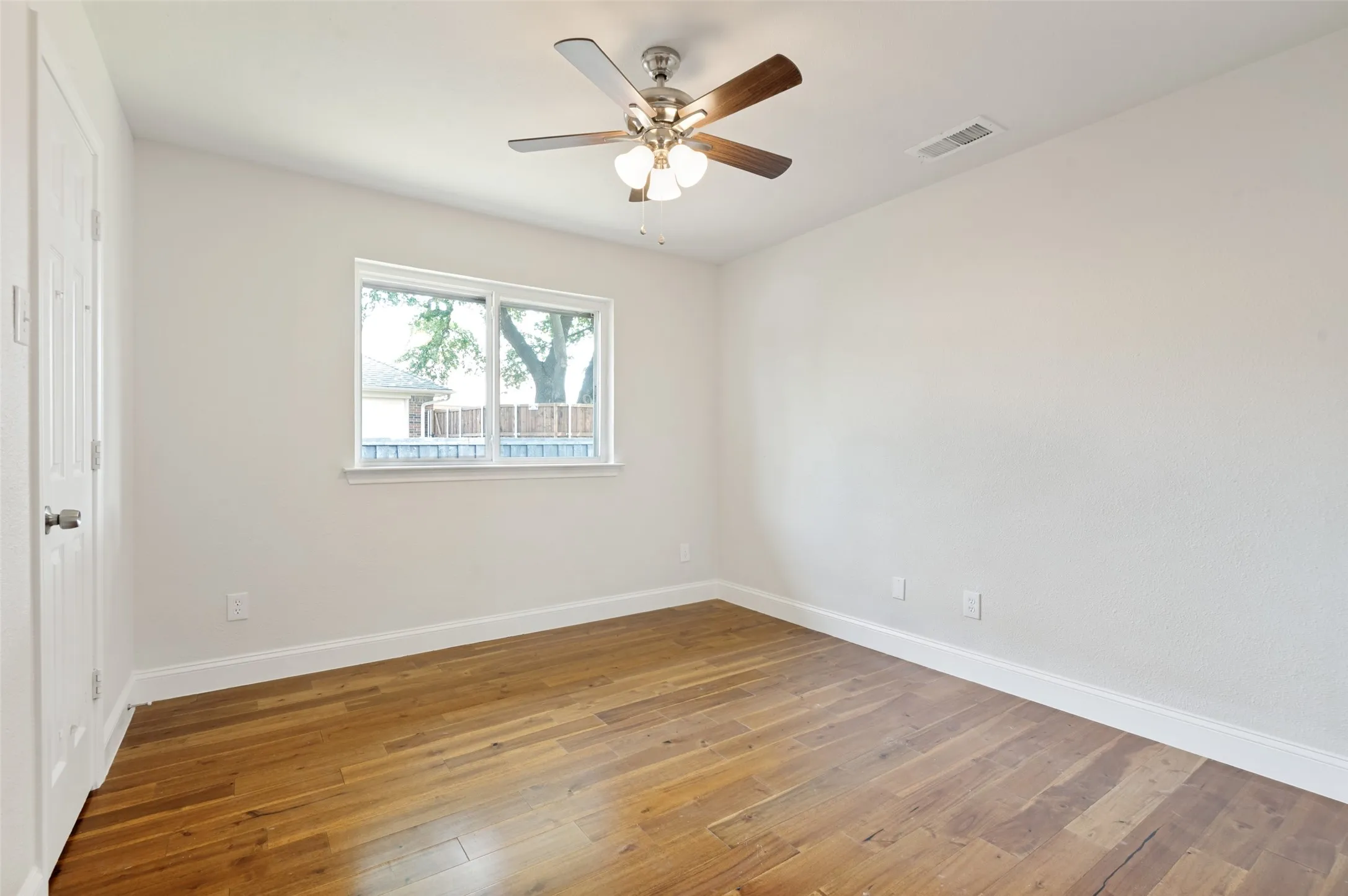 Single Family Residence For Sale in Collin County , 2101 Lyon Court, Plano, Texas 75093, 4 Bedroom, 3 Bathroom, 2 Garage spaces, 2,312 Sqft, built in 1980, mls#21326359, Real Estate Agent in Plano, Homes For Sale in Collin county, Homes For Sale in Plano, Realtor in Plano Texas, Real Estate Brokerage Independent Realty Texas, Luminita Cordes Realtor