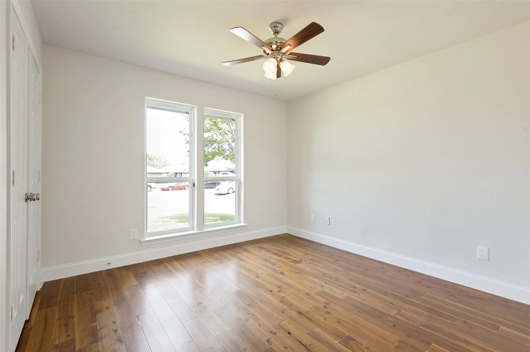 Single Family Residence For Sale in Collin County , 2101 Lyon Court, Plano, Texas 75093, 4 Bedroom, 3 Bathroom, 2 Garage spaces, 2,312 Sqft, built in 1980, mls#21326359, Real Estate Agent in Plano, Homes For Sale in Collin county, Homes For Sale in Plano, Realtor in Plano Texas, Real Estate Brokerage Independent Realty Texas, Luminita Cordes Realtor