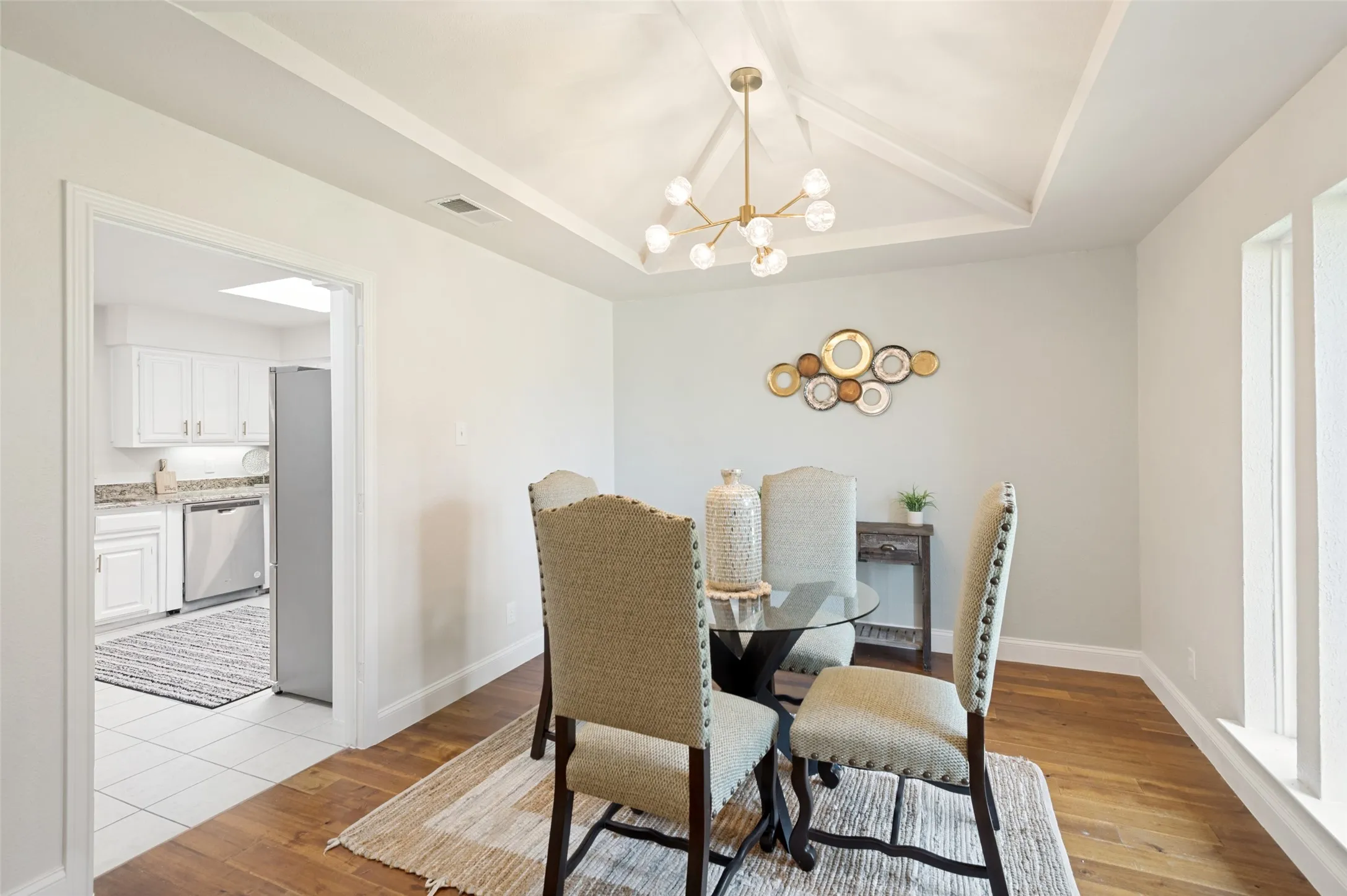 Single Family Residence For Sale in Collin County , 2101 Lyon Court, Plano, Texas 75093, 4 Bedroom, 3 Bathroom, 2 Garage spaces, 2,312 Sqft, built in 1980, mls#21326359, Real Estate Agent in Plano, Homes For Sale in Collin county, Homes For Sale in Plano, Realtor in Plano Texas, Real Estate Brokerage Independent Realty Texas, Luminita Cordes Realtor