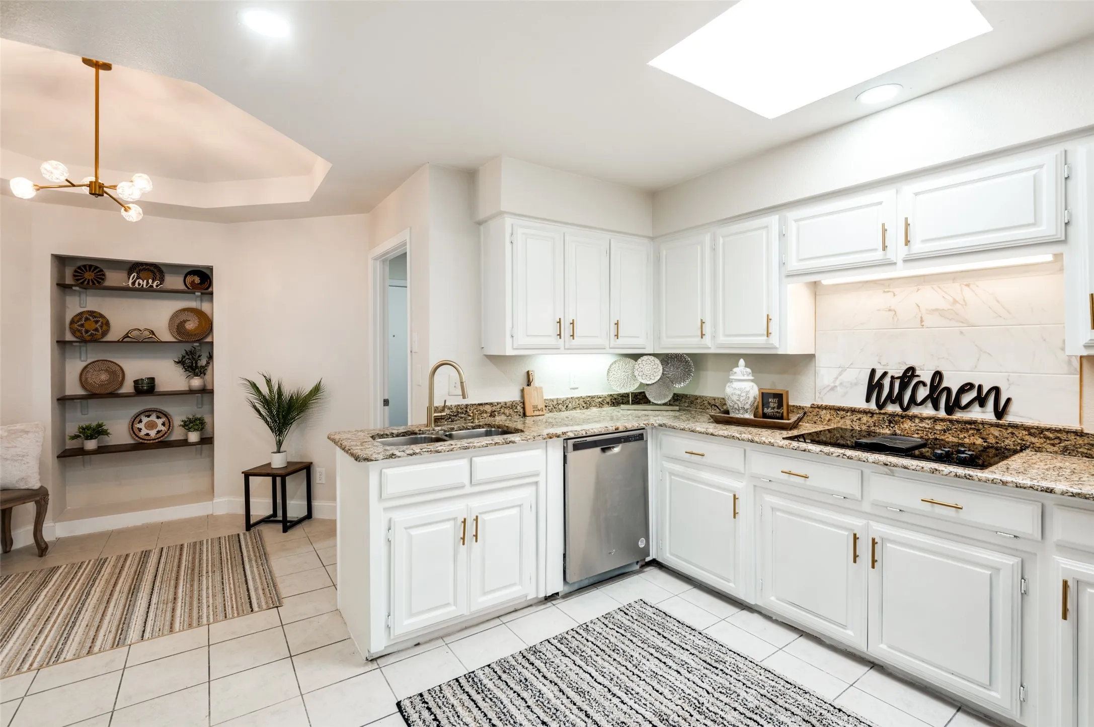 Single Family Residence For Sale in Collin County , 2101 Lyon Court, Plano, Texas 75093, 4 Bedroom, 3 Bathroom, 2 Garage spaces, 2,312 Sqft, built in 1980, mls#21326359, Real Estate Agent in Plano, Homes For Sale in Collin county, Homes For Sale in Plano, Realtor in Plano Texas, Real Estate Brokerage Independent Realty Texas, Luminita Cordes Realtor