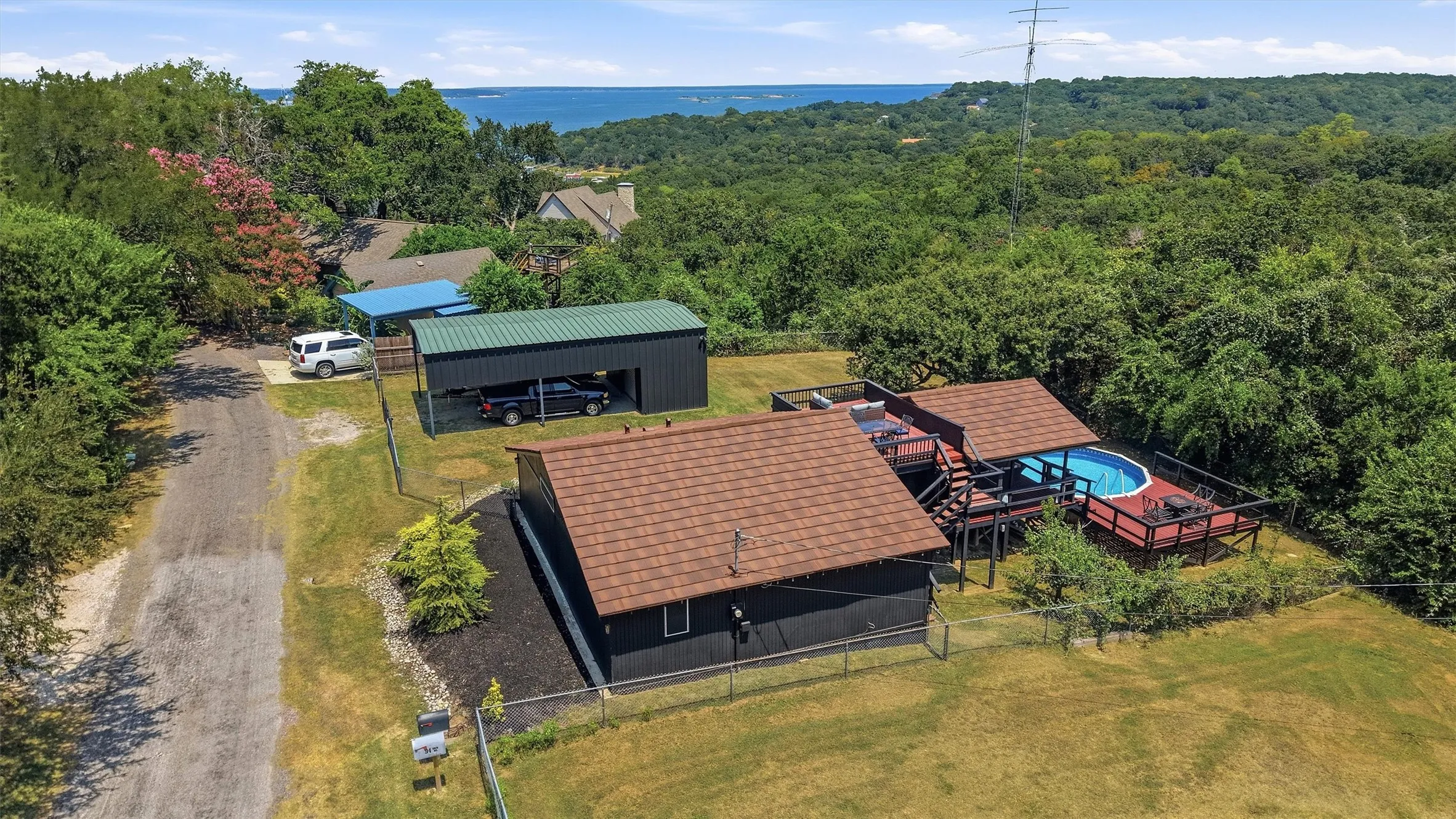 Single Family Residence For Sale in Grayson County , 125 Erin Drive, Pottsboro, Texas 75076, 2 Bedroom, 1 Bathroom, Garage spaces, 1,064 Sqft, built in 1970, mls#21351868, Real Estate Agent in Pottsboro, Homes For Sale in Grayson county, Homes For Sale in Pottsboro, Realtor in Pottsboro Texas, Real Estate Brokerage Independent Realty Texas, Luminita Cordes Realtor