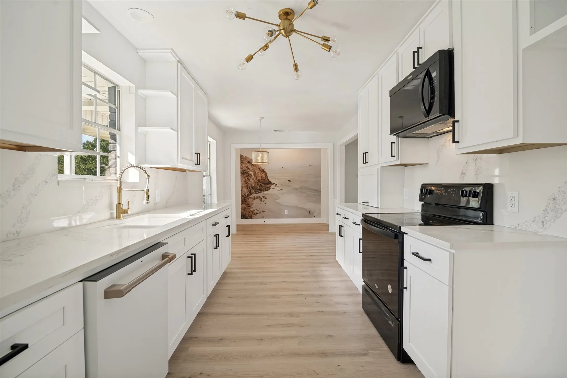 Single Family Residence For Sale in Rockwall County , 301 Valley Drive, Rockwall, Texas 75087, 2 Bedroom, 2 Bathroom, 2 Garage spaces, 1,316 Sqft, built in 1985, mls#21352141, Real Estate Agent in Rockwall, Homes For Sale in Rockwall county, Homes For Sale in Rockwall, Realtor in Rockwall Texas, Real Estate Brokerage Independent Realty Texas, Luminita Cordes Realtor