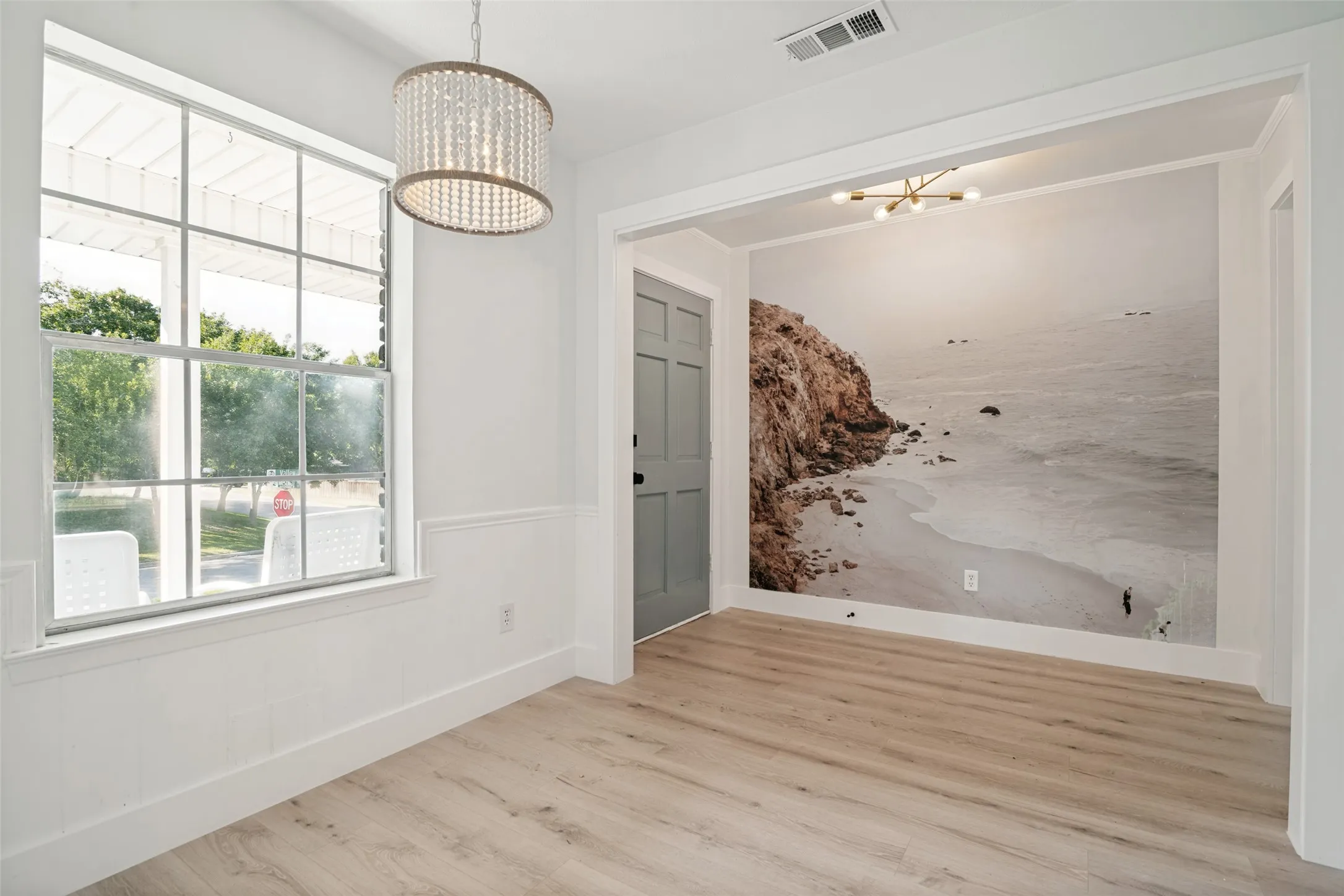 Single Family Residence For Sale in Rockwall County , 301 Valley Drive, Rockwall, Texas 75087, 2 Bedroom, 2 Bathroom, 2 Garage spaces, 1,316 Sqft, built in 1985, mls#21352141, Real Estate Agent in Rockwall, Homes For Sale in Rockwall county, Homes For Sale in Rockwall, Realtor in Rockwall Texas, Real Estate Brokerage Independent Realty Texas, Luminita Cordes Realtor