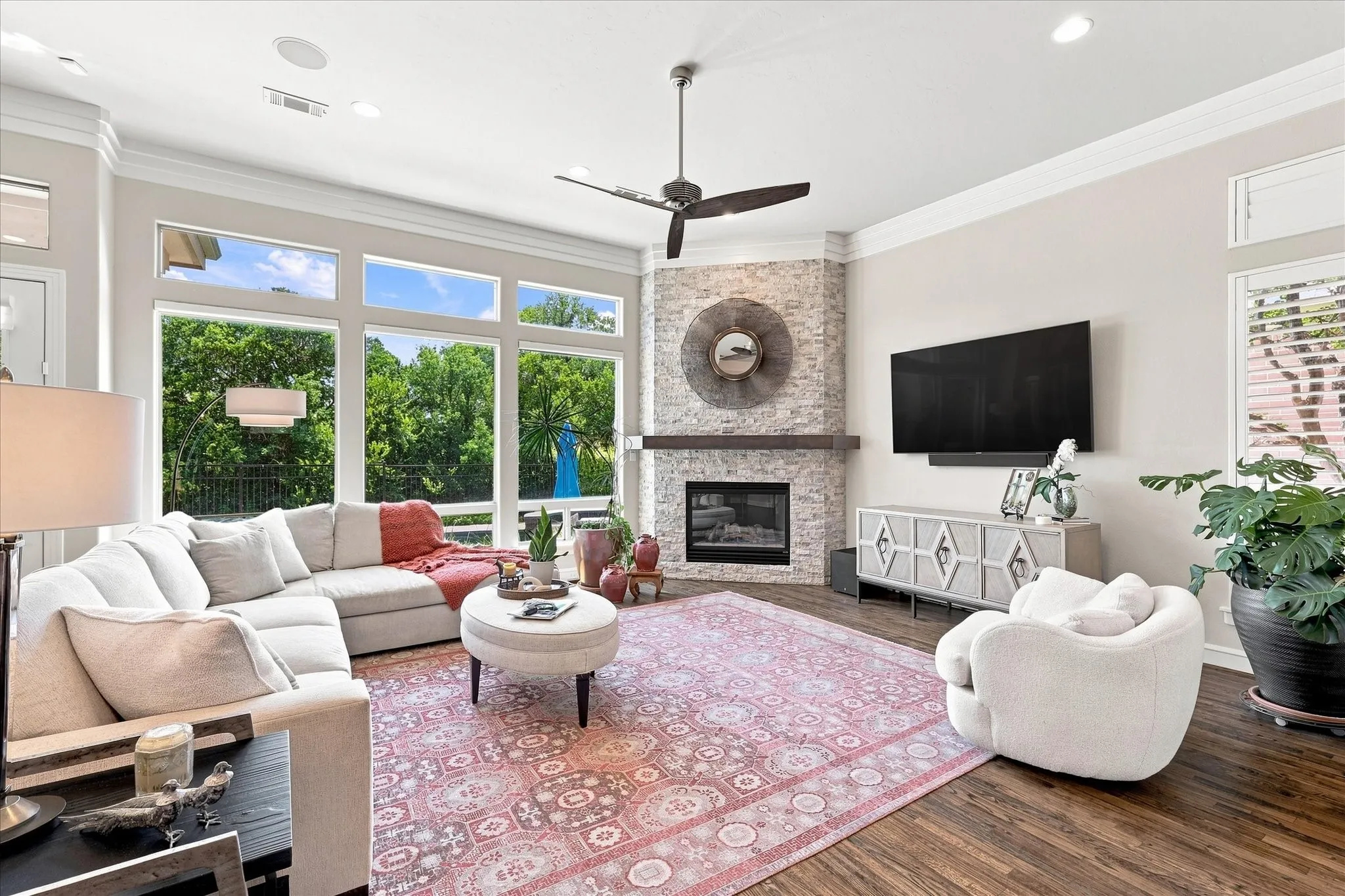Single Family Residence For Sale in Tarrant County , 520 Queensbury Turn, Southlake, Texas 76092, 4 Bedroom, 5 Bathroom, 2 Garage spaces, 4,061 Sqft, built in 2002, mls#21349247, Real Estate Agent in Southlake, Homes For Sale in Tarrant county, Homes For Sale in Southlake, Realtor in Southlake Texas, Real Estate Brokerage Independent Realty Texas, Luminita Cordes Realtor