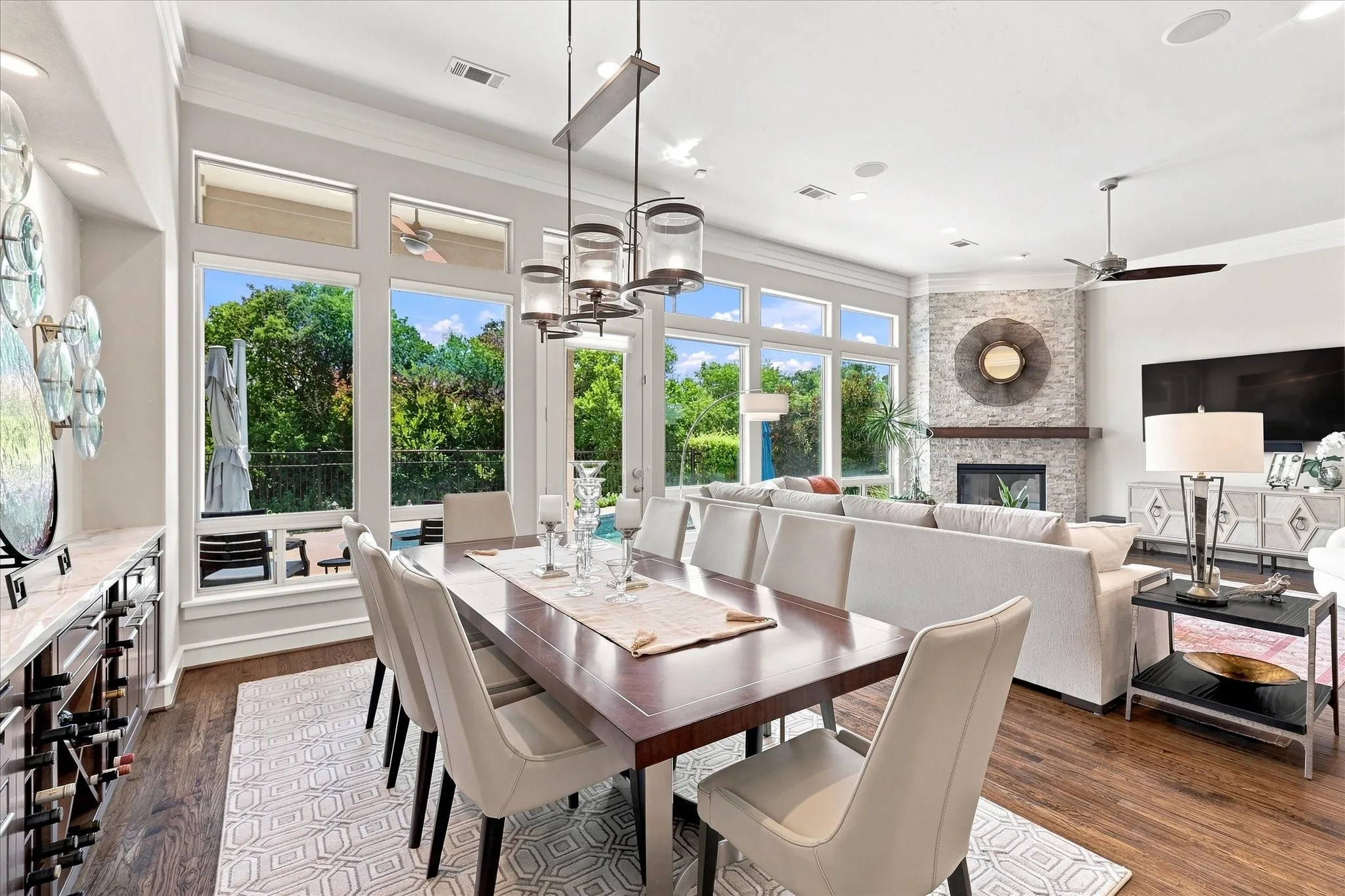 Single Family Residence For Sale in Tarrant County , 520 Queensbury Turn, Southlake, Texas 76092, 4 Bedroom, 5 Bathroom, 2 Garage spaces, 4,061 Sqft, built in 2002, mls#21349247, Real Estate Agent in Southlake, Homes For Sale in Tarrant county, Homes For Sale in Southlake, Realtor in Southlake Texas, Real Estate Brokerage Independent Realty Texas, Luminita Cordes Realtor