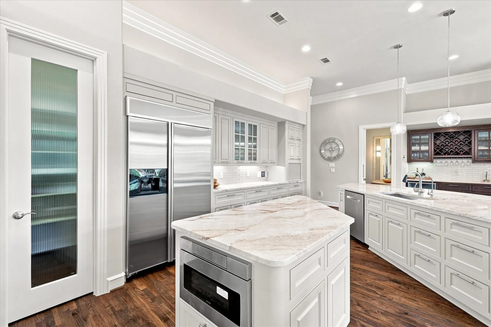 Single Family Residence For Sale in Tarrant County , 520 Queensbury Turn, Southlake, Texas 76092, 4 Bedroom, 5 Bathroom, 2 Garage spaces, 4,061 Sqft, built in 2002, mls#21349247, Real Estate Agent in Southlake, Homes For Sale in Tarrant county, Homes For Sale in Southlake, Realtor in Southlake Texas, Real Estate Brokerage Independent Realty Texas, Luminita Cordes Realtor