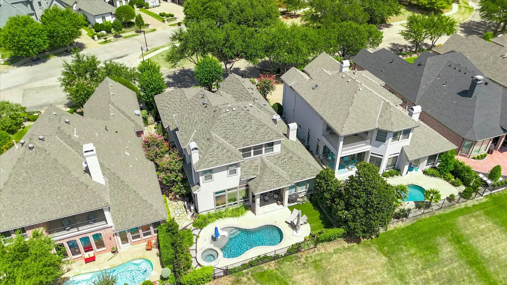 Single Family Residence For Sale in Tarrant County , 520 Queensbury Turn, Southlake, Texas 76092, 4 Bedroom, 5 Bathroom, 2 Garage spaces, 4,061 Sqft, built in 2002, mls#21349247, Real Estate Agent in Southlake, Homes For Sale in Tarrant county, Homes For Sale in Southlake, Realtor in Southlake Texas, Real Estate Brokerage Independent Realty Texas, Luminita Cordes Realtor