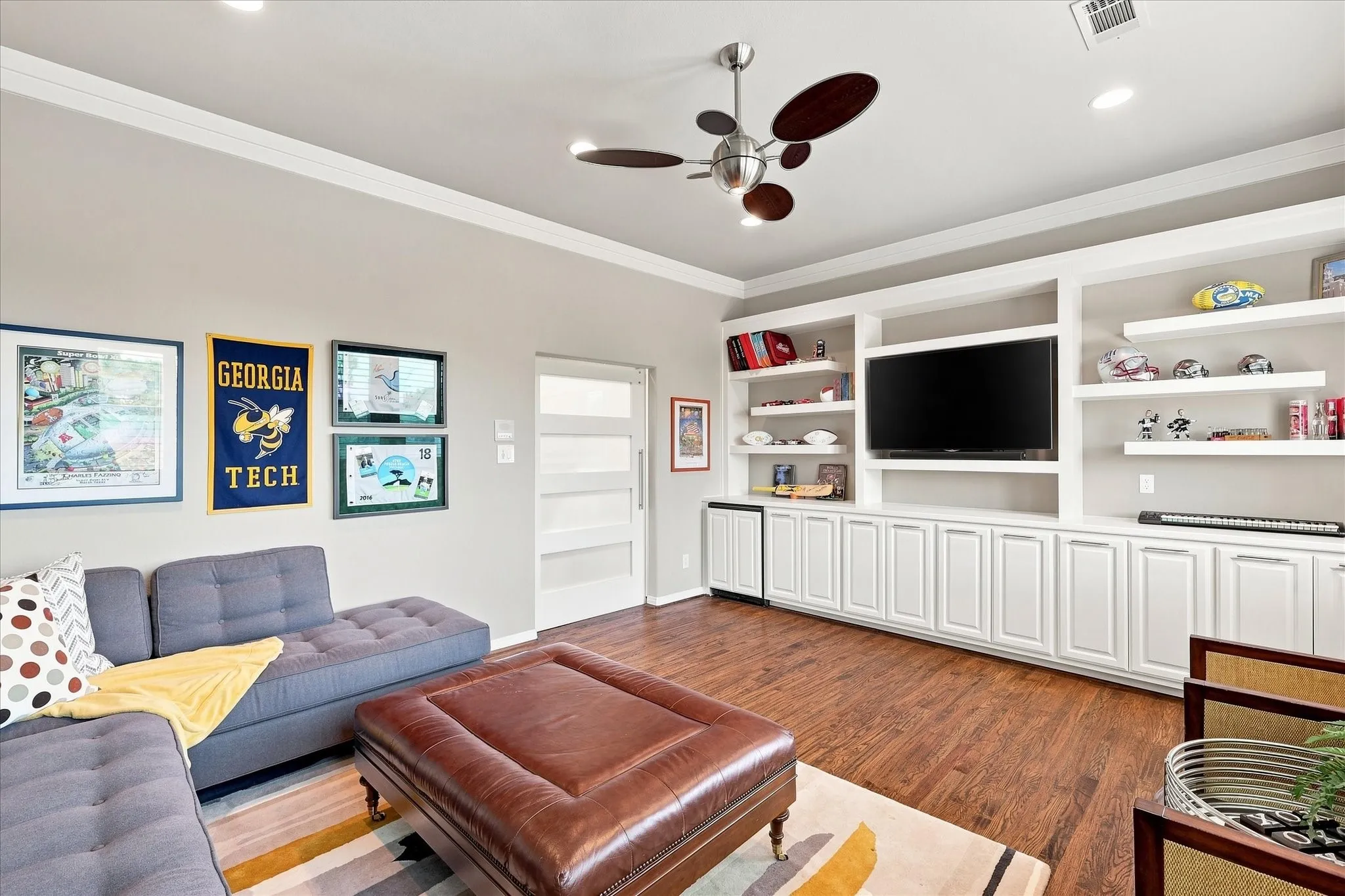 Single Family Residence For Sale in Tarrant County , 520 Queensbury Turn, Southlake, Texas 76092, 4 Bedroom, 5 Bathroom, 2 Garage spaces, 4,061 Sqft, built in 2002, mls#21349247, Real Estate Agent in Southlake, Homes For Sale in Tarrant county, Homes For Sale in Southlake, Realtor in Southlake Texas, Real Estate Brokerage Independent Realty Texas, Luminita Cordes Realtor