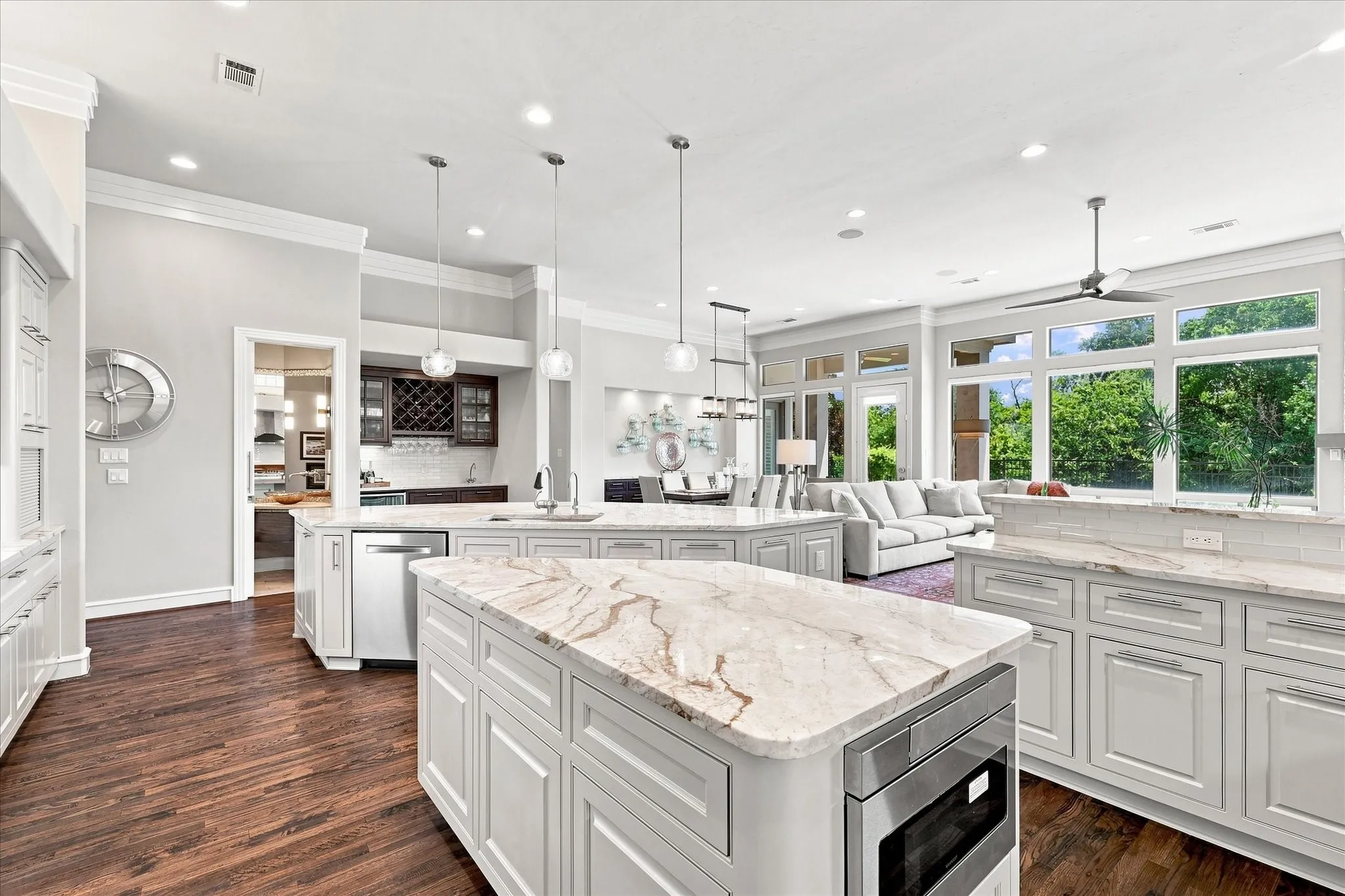 Single Family Residence For Sale in Tarrant County , 520 Queensbury Turn, Southlake, Texas 76092, 4 Bedroom, 5 Bathroom, 2 Garage spaces, 4,061 Sqft, built in 2002, mls#21349247, Real Estate Agent in Southlake, Homes For Sale in Tarrant county, Homes For Sale in Southlake, Realtor in Southlake Texas, Real Estate Brokerage Independent Realty Texas, Luminita Cordes Realtor