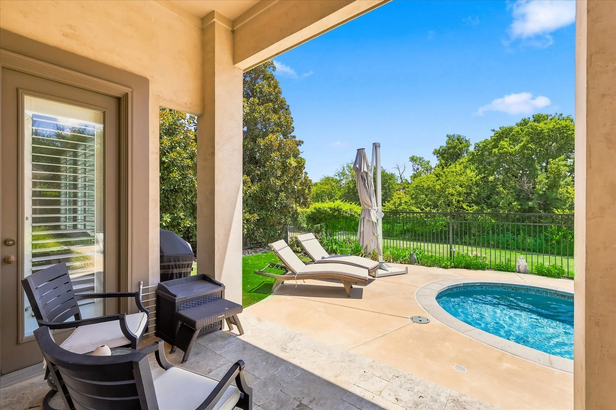 Single Family Residence For Sale in Tarrant County , 520 Queensbury Turn, Southlake, Texas 76092, 4 Bedroom, 5 Bathroom, 2 Garage spaces, 4,061 Sqft, built in 2002, mls#21349247, Real Estate Agent in Southlake, Homes For Sale in Tarrant county, Homes For Sale in Southlake, Realtor in Southlake Texas, Real Estate Brokerage Independent Realty Texas, Luminita Cordes Realtor