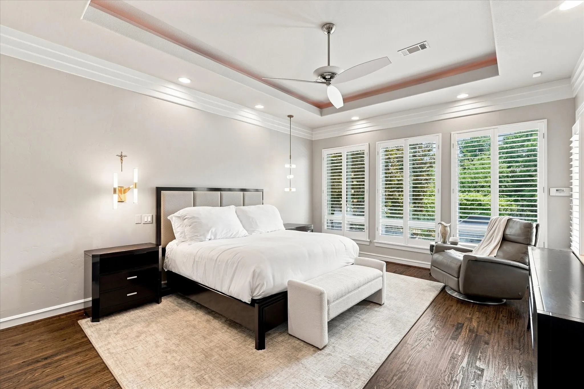 Single Family Residence For Sale in Tarrant County , 520 Queensbury Turn, Southlake, Texas 76092, 4 Bedroom, 5 Bathroom, 2 Garage spaces, 4,061 Sqft, built in 2002, mls#21349247, Real Estate Agent in Southlake, Homes For Sale in Tarrant county, Homes For Sale in Southlake, Realtor in Southlake Texas, Real Estate Brokerage Independent Realty Texas, Luminita Cordes Realtor