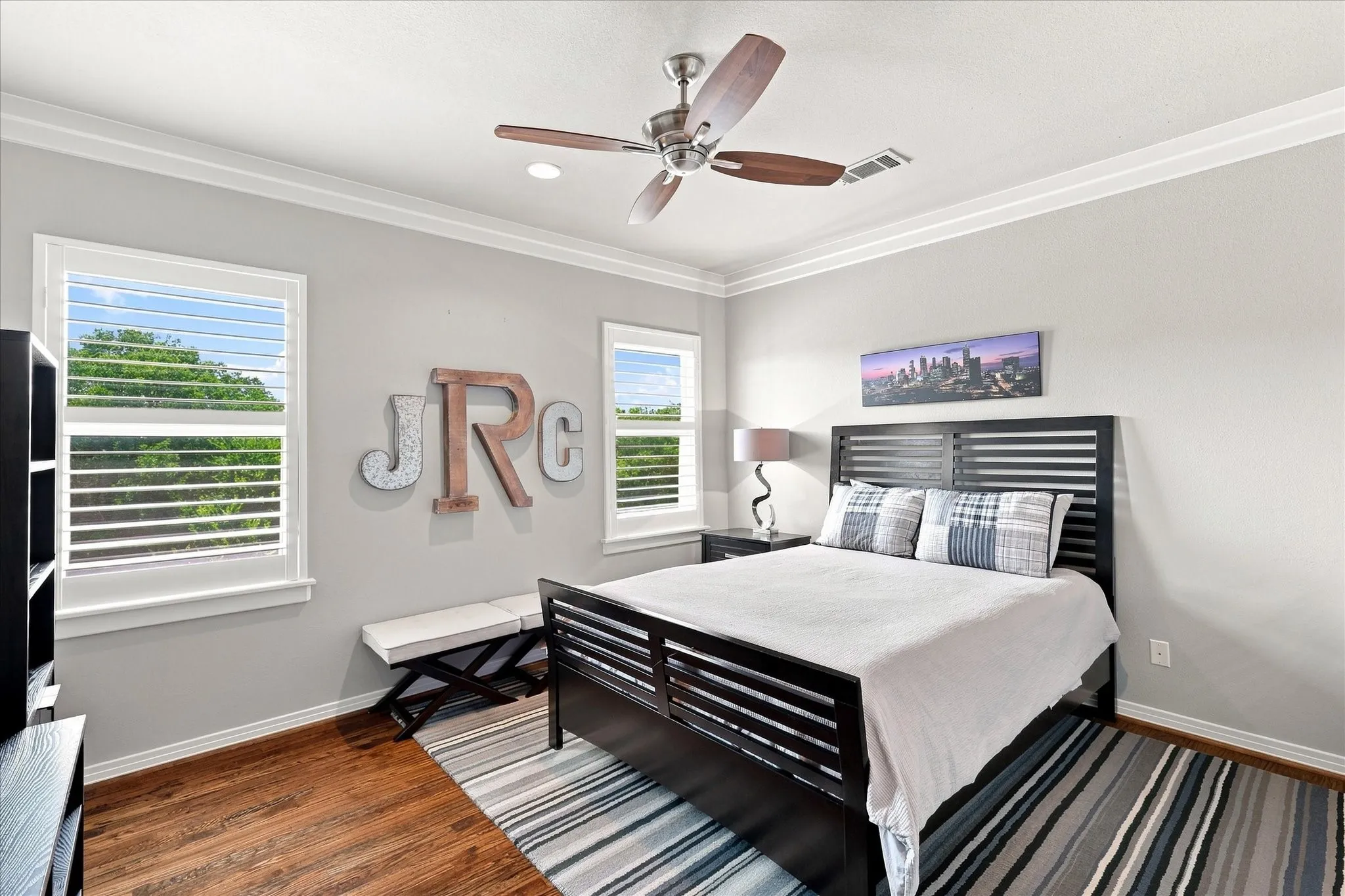Single Family Residence For Sale in Tarrant County , 520 Queensbury Turn, Southlake, Texas 76092, 4 Bedroom, 5 Bathroom, 2 Garage spaces, 4,061 Sqft, built in 2002, mls#21349247, Real Estate Agent in Southlake, Homes For Sale in Tarrant county, Homes For Sale in Southlake, Realtor in Southlake Texas, Real Estate Brokerage Independent Realty Texas, Luminita Cordes Realtor