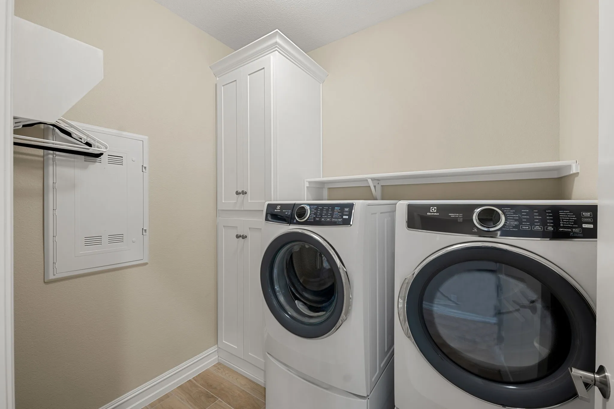 Single Family Residence For Sale in Denton County , 7712 Monument Drive, Little Elm, Texas 76227, 3 Bedroom, 2 Bathroom, 2 Garage spaces, 2,337 Sqft, built in 2022, Price $516,000, mls#21337617, Real Estate Agent in Little Elm, Homes For Sale in Denton county, Homes For Sale in Little Elm, Realtor in Little Elm Texas, Real Estate Brokerage Independent Realty Texas, Luminita Cordes Realtor