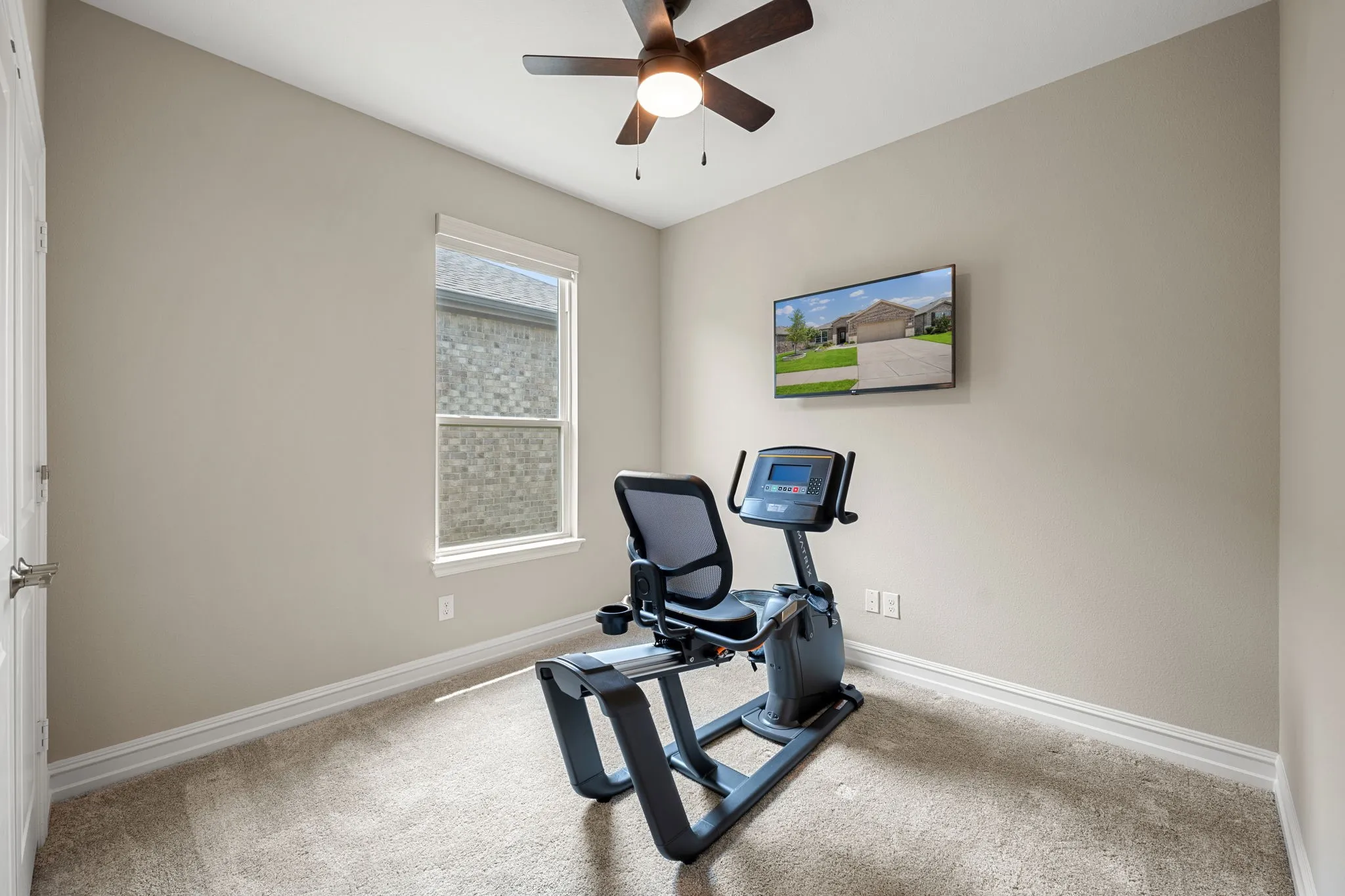 Secondary bedroom
