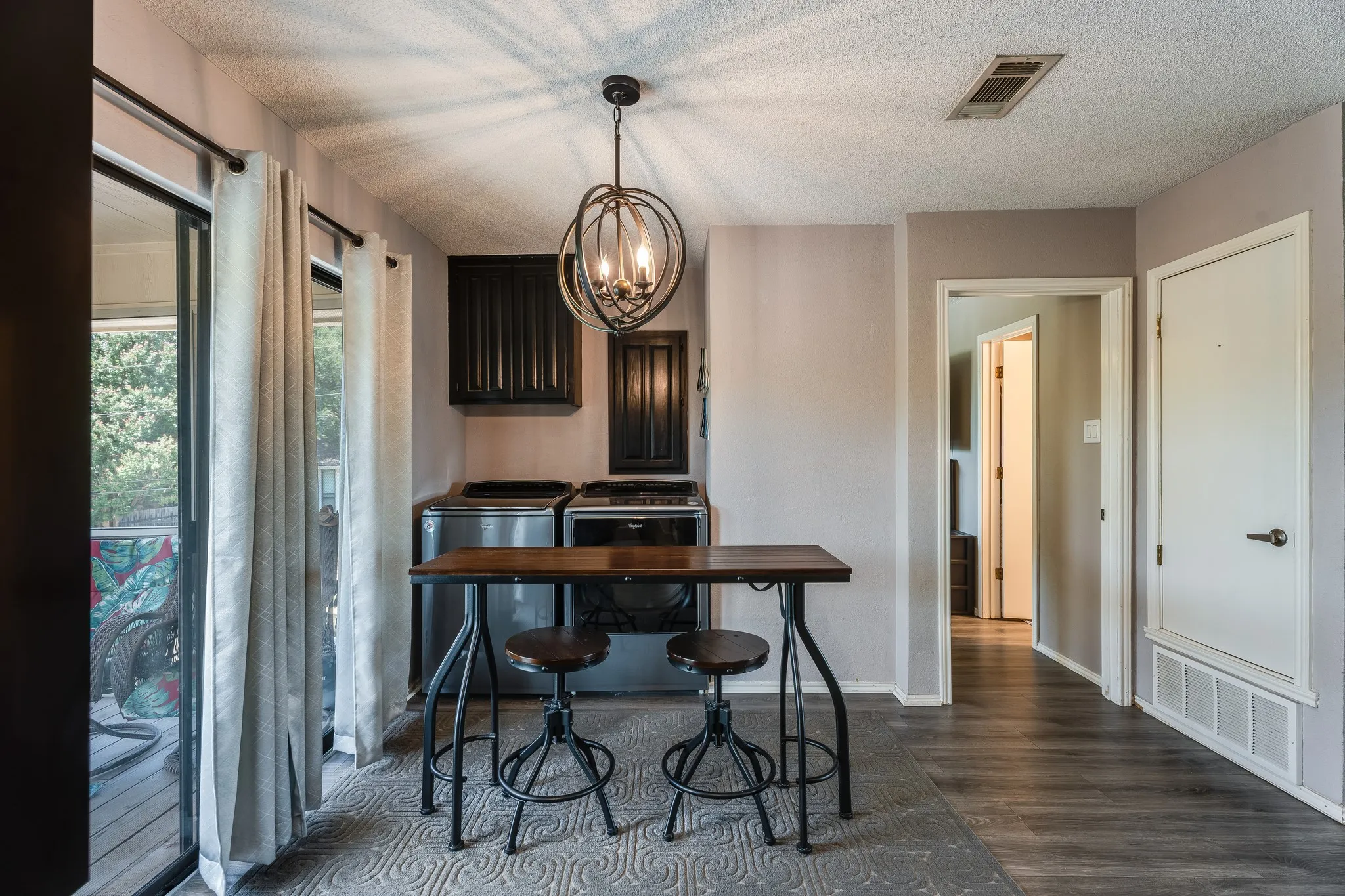 Condominium For Sale in Hood County , 4212 Fairway Drive 4, Granbury, Texas 76049, 2 Bedroom, 2 Bathroom, 1 Garage spaces, 1,143 Sqft, built in 1986, mls#21329621, Real Estate Agent in Granbury, Homes For Sale in Hood county, Homes For Sale in Granbury, Realtor in Granbury Texas, Real Estate Brokerage Independent Realty Texas, Luminita Cordes Realtor