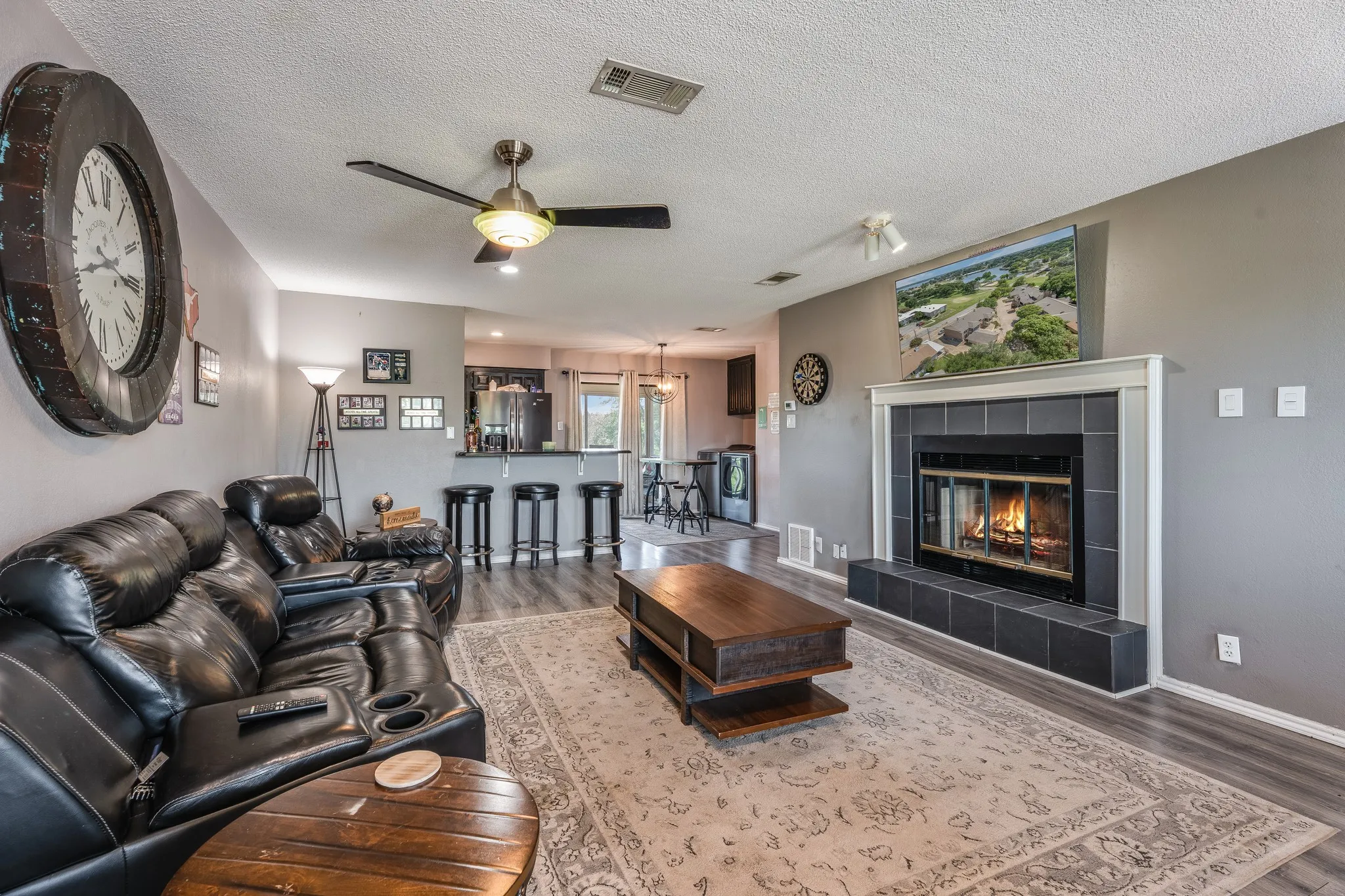 Condominium For Sale in Hood County , 4212 Fairway Drive 4, Granbury, Texas 76049, 2 Bedroom, 2 Bathroom, 1 Garage spaces, 1,143 Sqft, built in 1986, mls#21329621, Real Estate Agent in Granbury, Homes For Sale in Hood county, Homes For Sale in Granbury, Realtor in Granbury Texas, Real Estate Brokerage Independent Realty Texas, Luminita Cordes Realtor