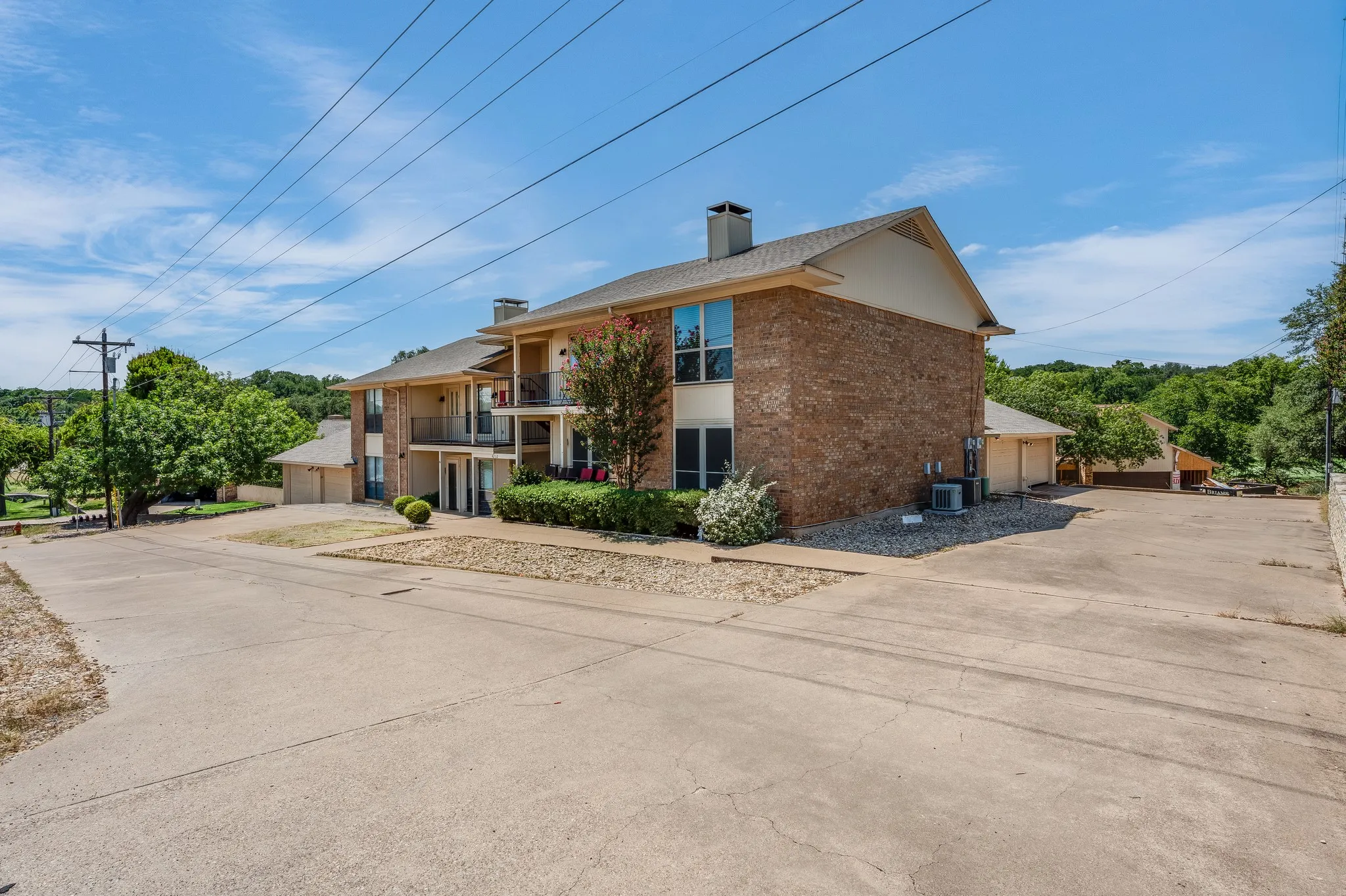 Condominium For Sale in Hood County , 4212 Fairway Drive 4, Granbury, Texas 76049, 2 Bedroom, 2 Bathroom, 1 Garage spaces, 1,143 Sqft, built in 1986, mls#21329621, Real Estate Agent in Granbury, Homes For Sale in Hood county, Homes For Sale in Granbury, Realtor in Granbury Texas, Real Estate Brokerage Independent Realty Texas, Luminita Cordes Realtor