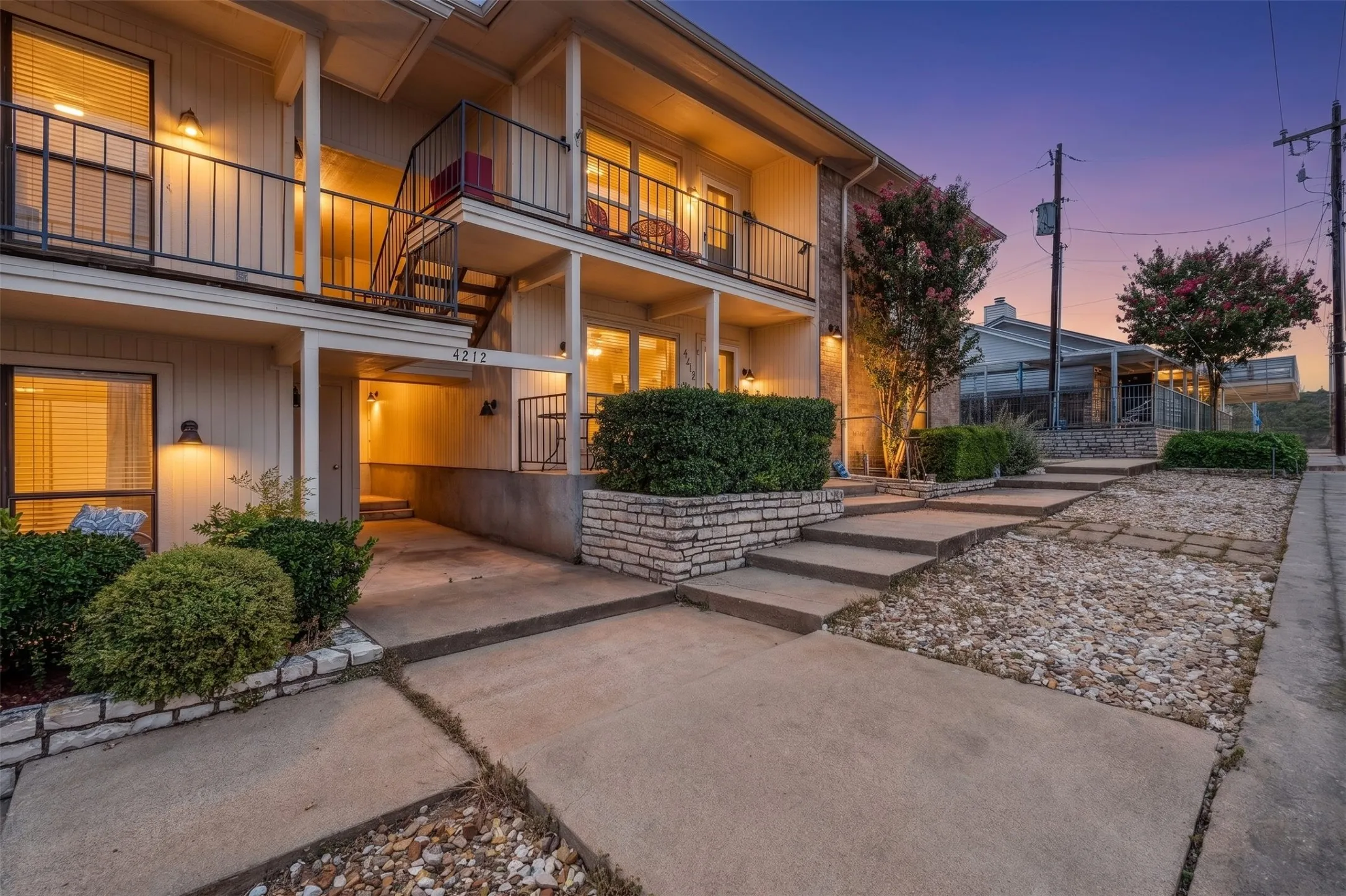Condominium For Sale in Hood County , 4212 Fairway Drive 4, Granbury, Texas 76049, 2 Bedroom, 2 Bathroom, 1 Garage spaces, 1,143 Sqft, built in 1986, mls#21329621, Real Estate Agent in Granbury, Homes For Sale in Hood county, Homes For Sale in Granbury, Realtor in Granbury Texas, Real Estate Brokerage Independent Realty Texas, Luminita Cordes Realtor