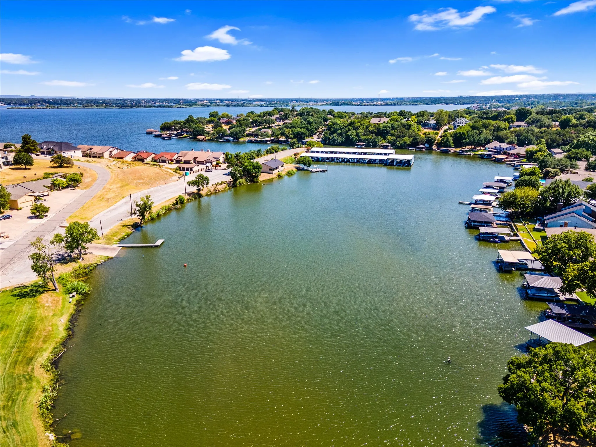 Condominium For Sale in Hood County , 4212 Fairway Drive 4, Granbury, Texas 76049, 2 Bedroom, 2 Bathroom, 1 Garage spaces, 1,143 Sqft, built in 1986, mls#21329621, Real Estate Agent in Granbury, Homes For Sale in Hood county, Homes For Sale in Granbury, Realtor in Granbury Texas, Real Estate Brokerage Independent Realty Texas, Luminita Cordes Realtor