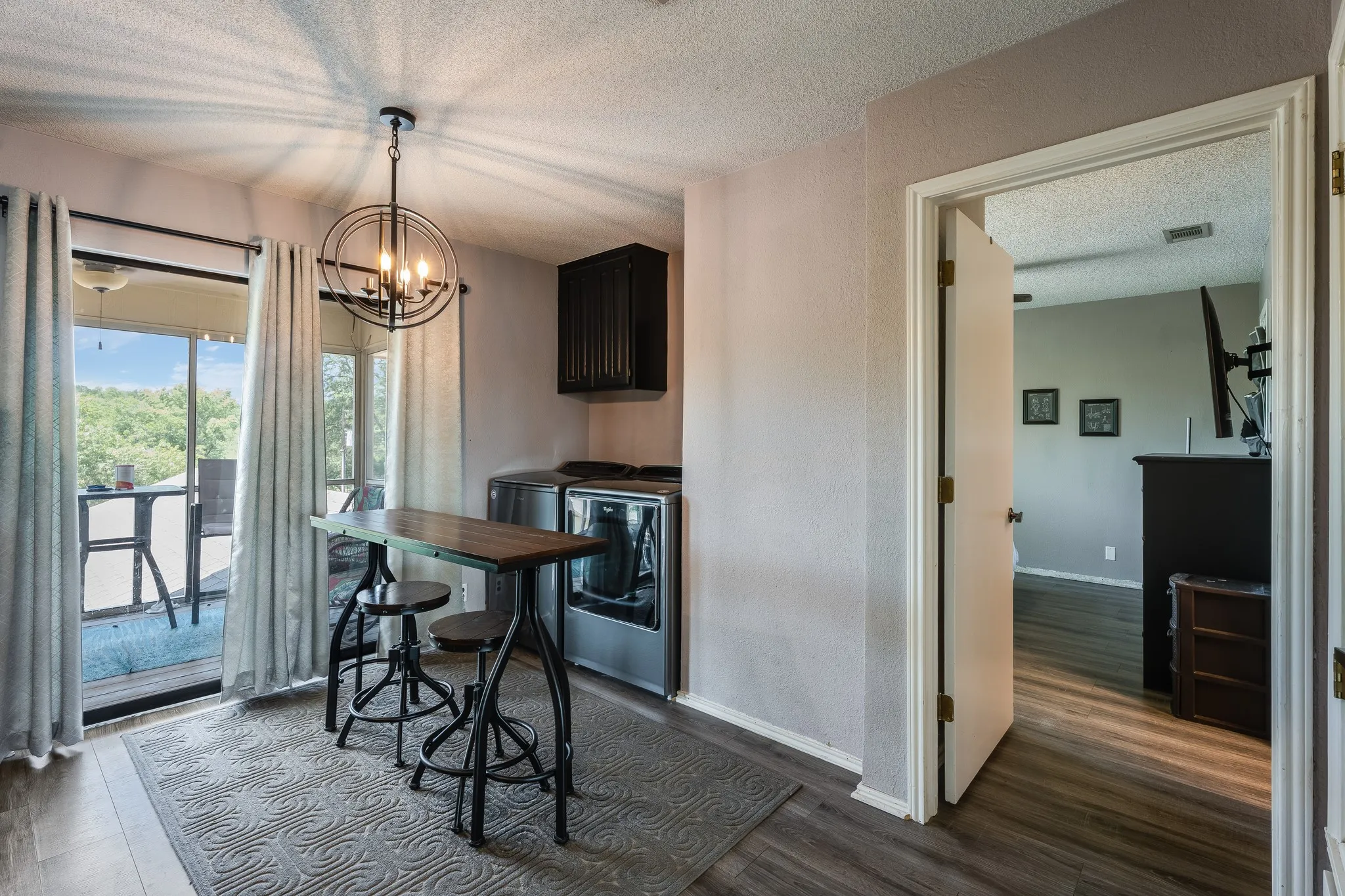 Condominium For Sale in Hood County , 4212 Fairway Drive 4, Granbury, Texas 76049, 2 Bedroom, 2 Bathroom, 1 Garage spaces, 1,143 Sqft, built in 1986, mls#21329621, Real Estate Agent in Granbury, Homes For Sale in Hood county, Homes For Sale in Granbury, Realtor in Granbury Texas, Real Estate Brokerage Independent Realty Texas, Luminita Cordes Realtor
